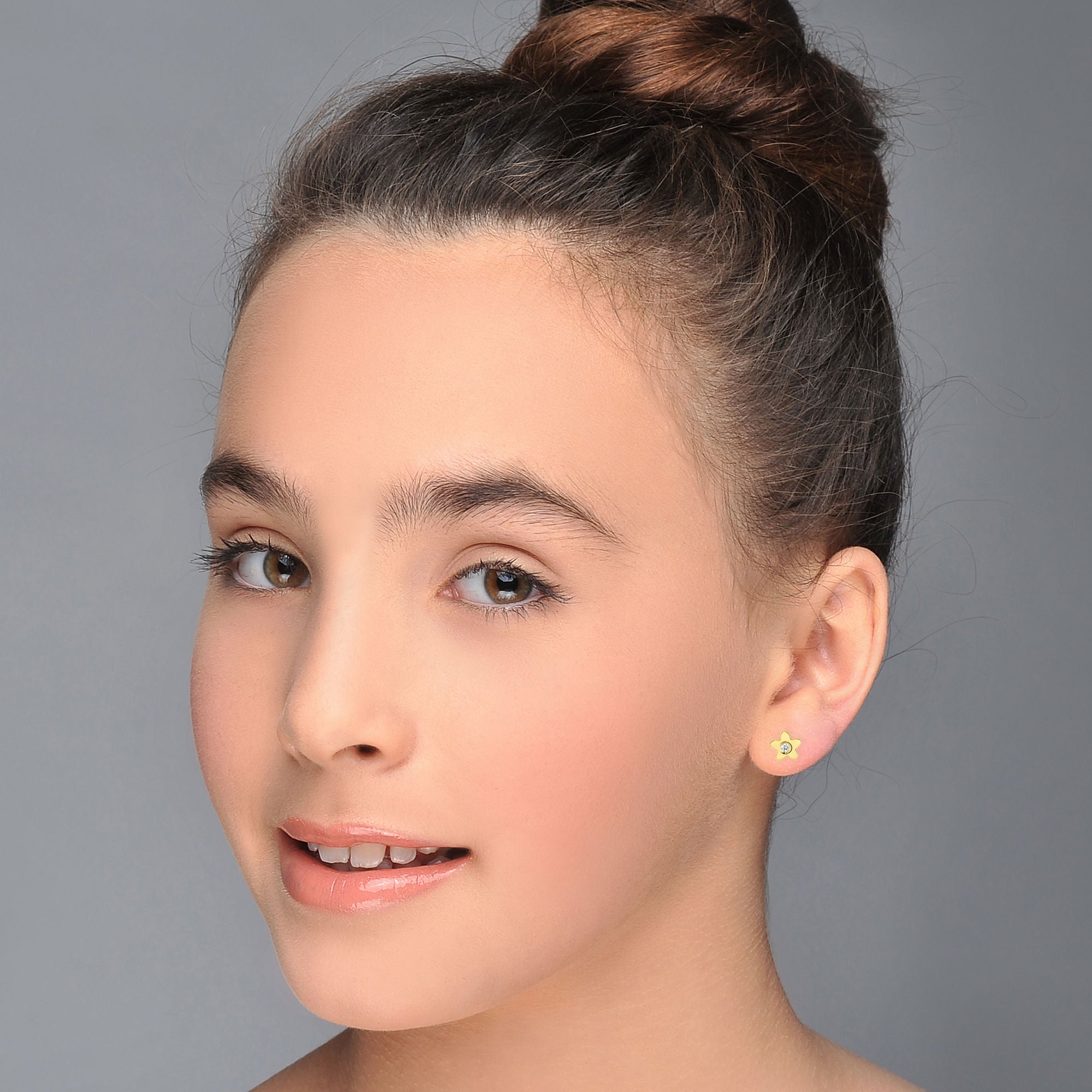 עגילים צמודים מזהב צהוב 14 קראט - פרח פורח עגילים צמודים מזהב צהוב 14 קראט - פרח פורח