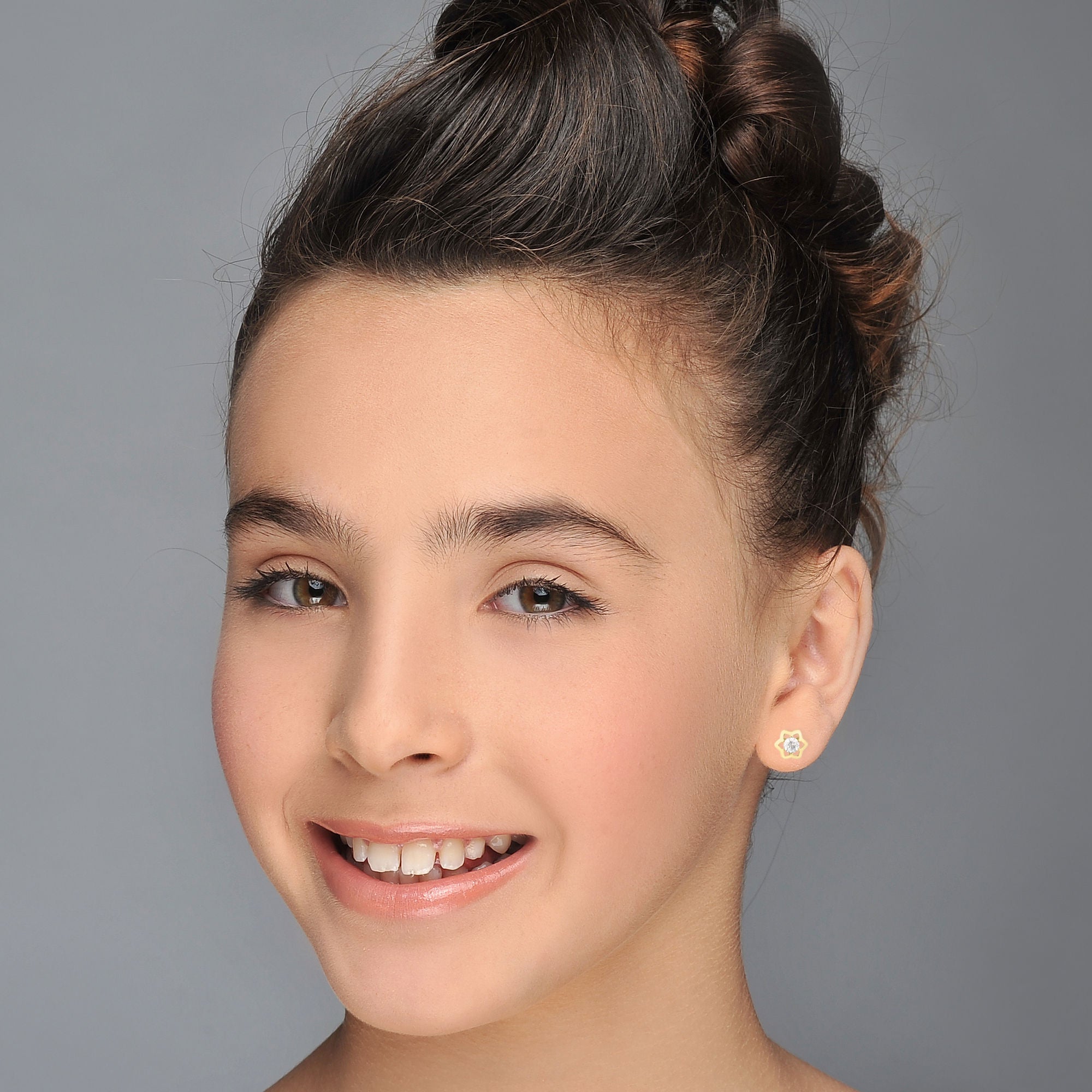 עגילים צמודים מזהב צהוב 14 קראט - כוכב יוקרתי עגילים צמודים מזהב צהוב 14 קראט - כוכב יוקרתי