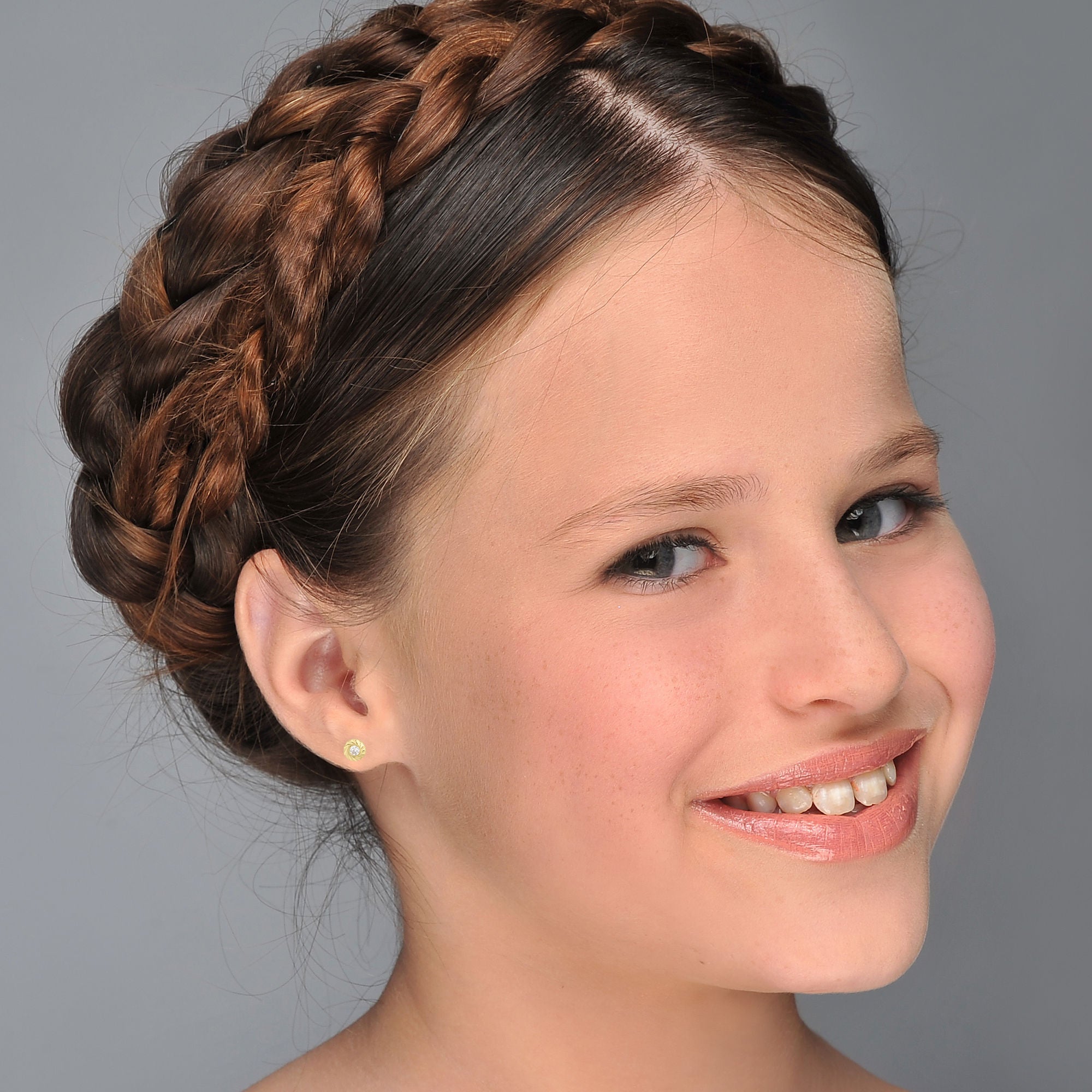 עגילים צמודים מזהב צהוב 14 קראט - עיגול קטיה - קטן עגילים צמודים מזהב צהוב 14 קראט - עיגול קטיה - קטן