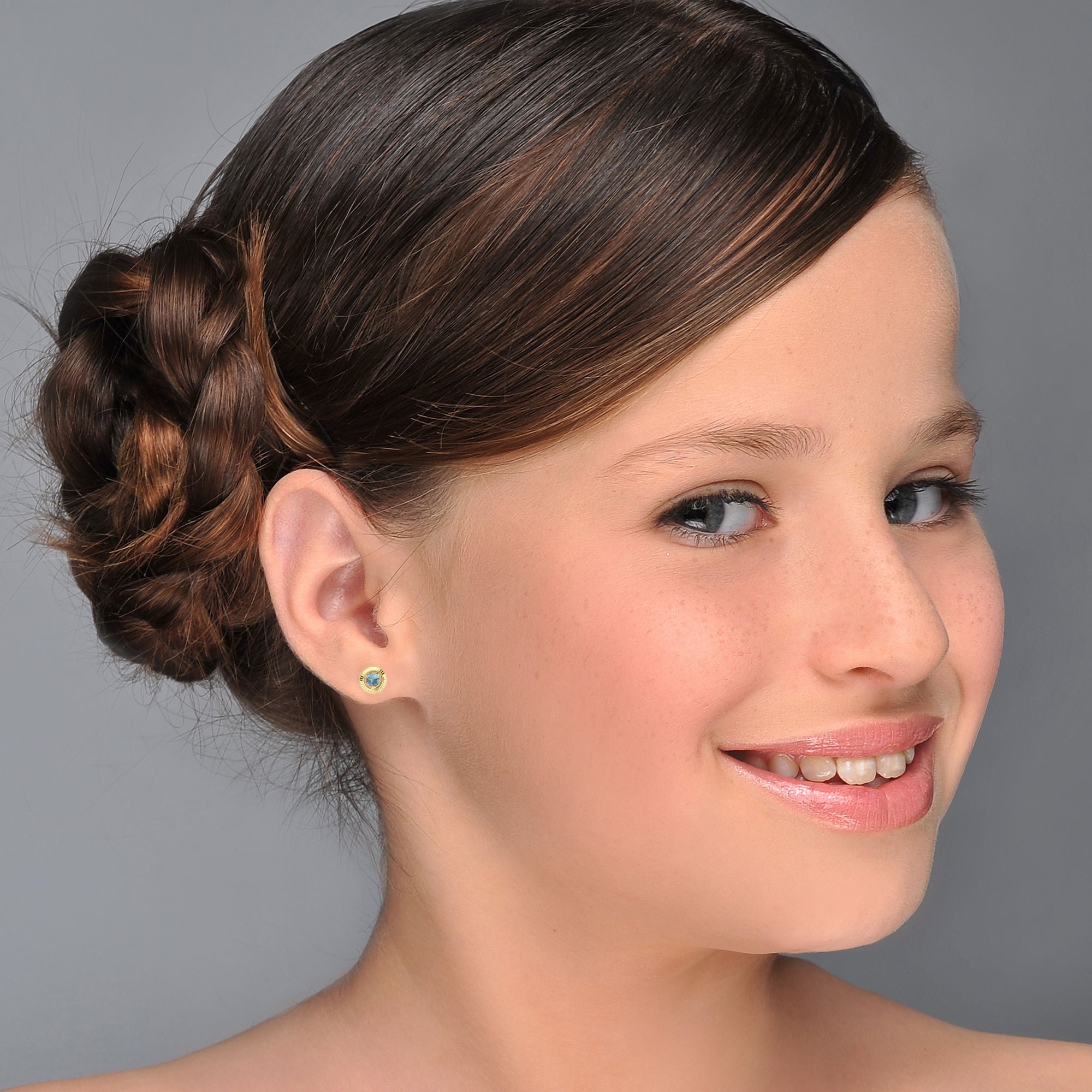 עגילים צמודים מזהב צהוב 14 קראט - עיגול טופזית - קטן עגילים צמודים מזהב צהוב 14 קראט - עיגול טופזית - קטן