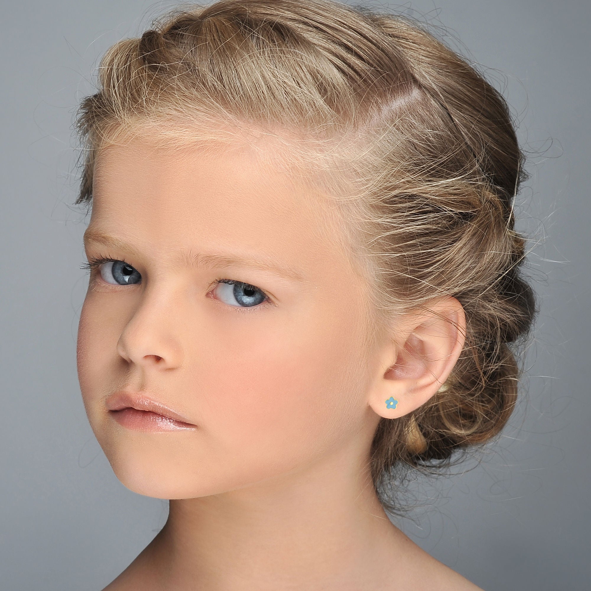 עגילים צמודים מזהב צהוב 14 קראט - פרח נופר עגילים צמודים מזהב צהוב 14 קראט - פרח נופר