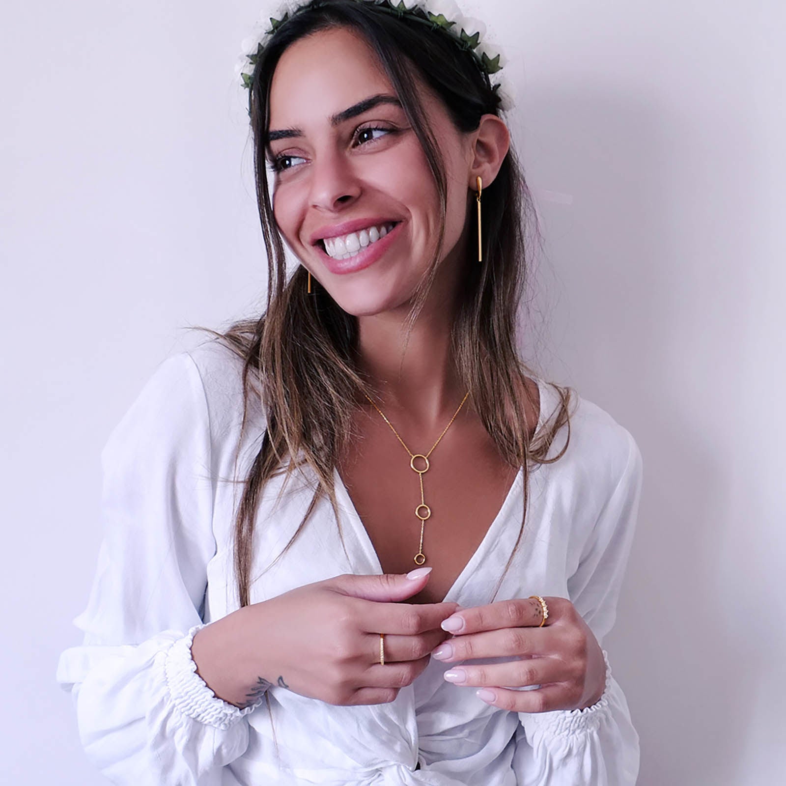 עגילים תלויים מזהב צהוב 14 קראט - לין עגילים תלויים מזהב צהוב 14 קראט - לין