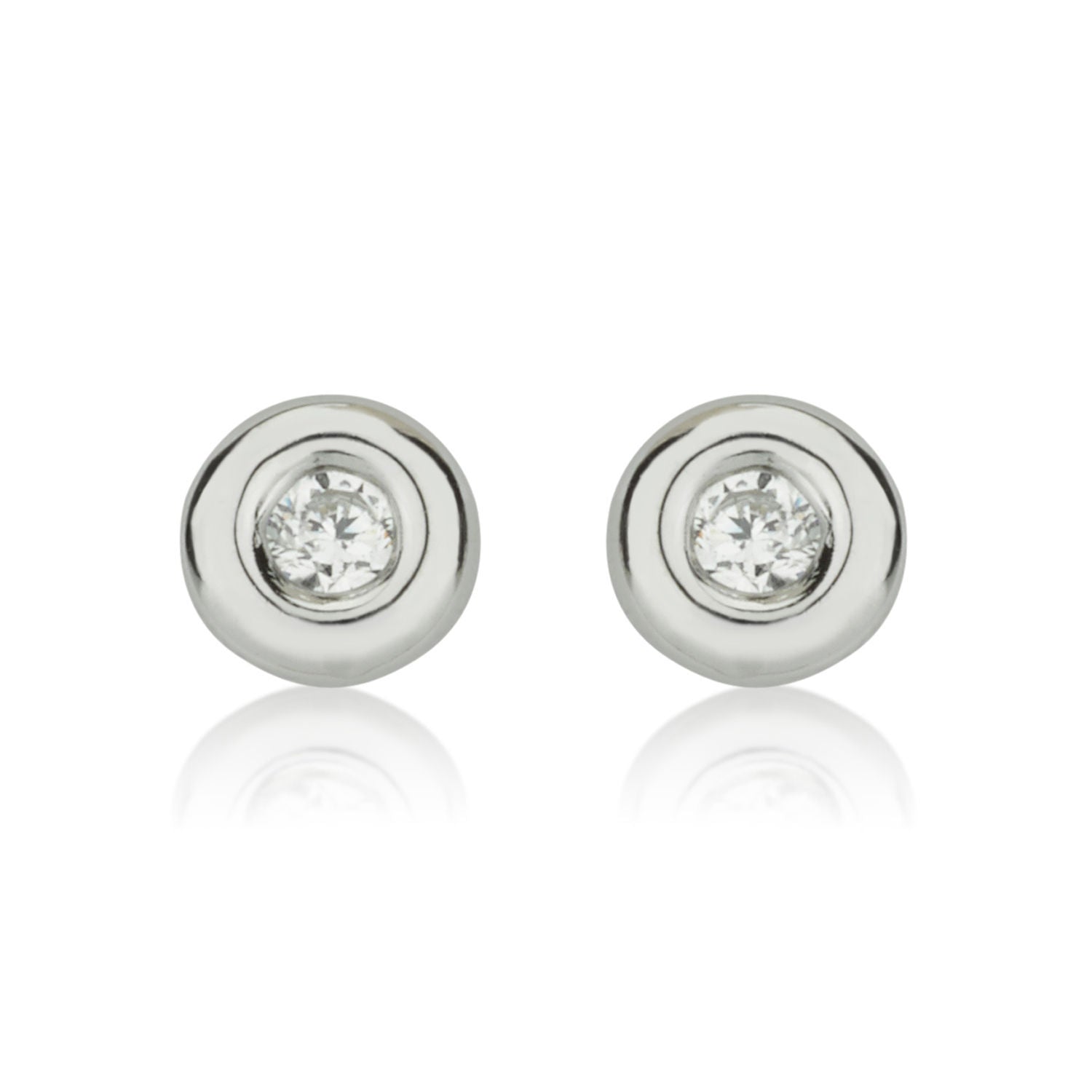 עגילים צמודים מזהב לבן 14 קראט - עיגול יפעה - גדול עגילים צמודים מזהב לבן 14 קראט - עיגול יפעה - גדול