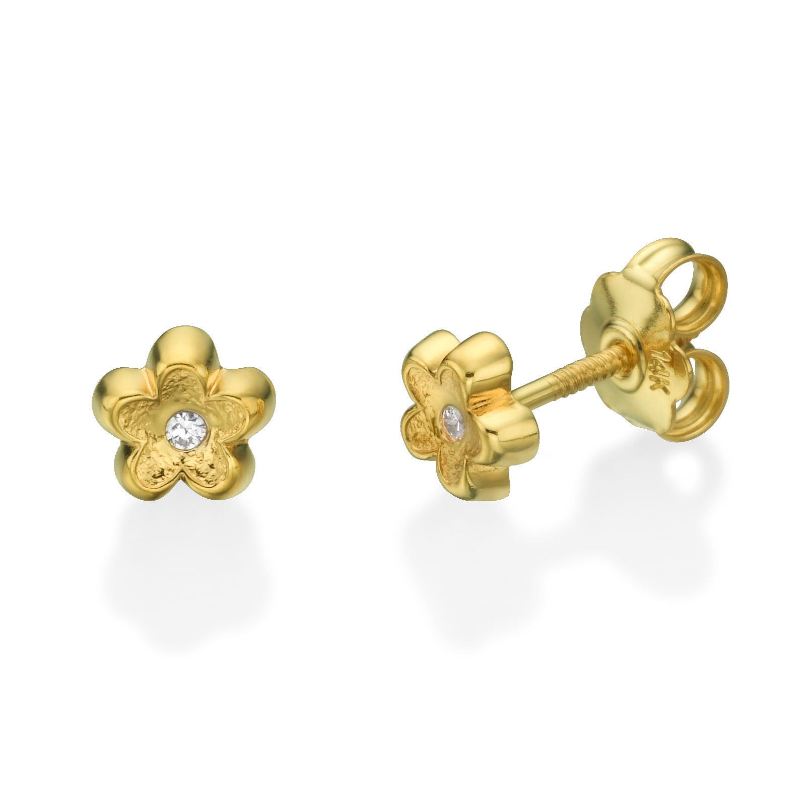 עגילים צמודים מזהב צהוב 14 קראט - פרח ברברה עגילים צמודים מזהב צהוב 14 קראט - פרח ברברה