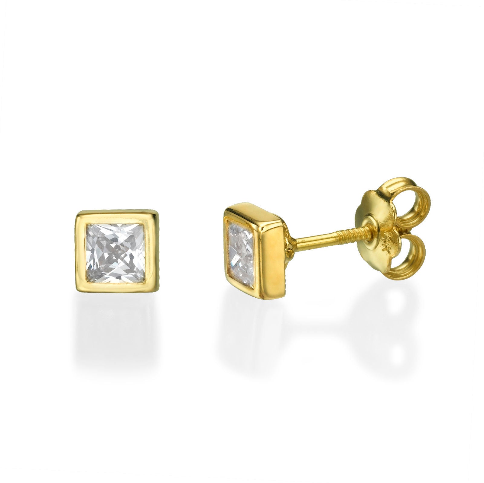 עגילים צמודים מזהב צהוב 14 קראט - ריבוע מנצנץ - גדול עגילים צמודים מזהב צהוב 14 קראט - ריבוע מנצנץ - גדול