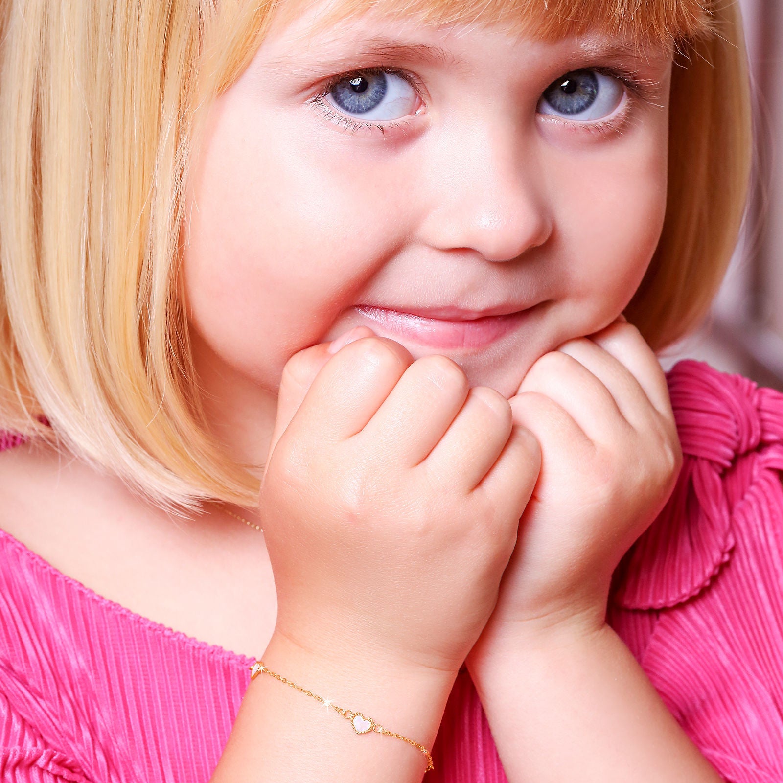 צמיד לילדה מזהב צהוב 14 קראט - לבבות אם הפנינה צמיד לילדה מזהב צהוב 14 קראט - לבבות אם הפנינה