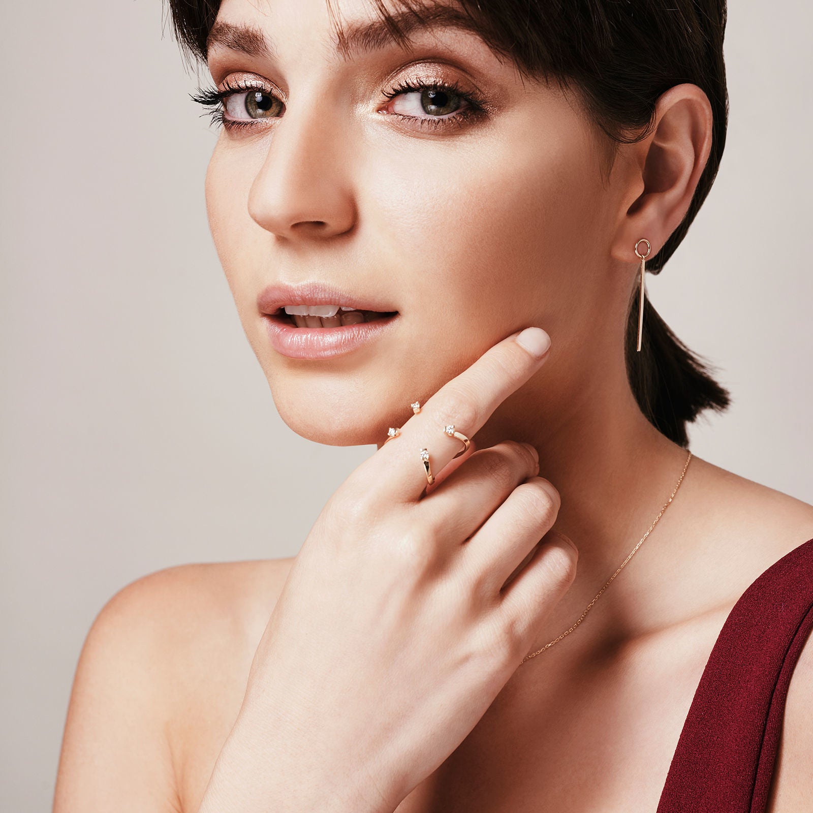 עגילים תלויים ארוכים מזהב צהוב 14 קראט - מטוטלת עגילים תלויים ארוכים מזהב צהוב 14 קראט - מטוטלת