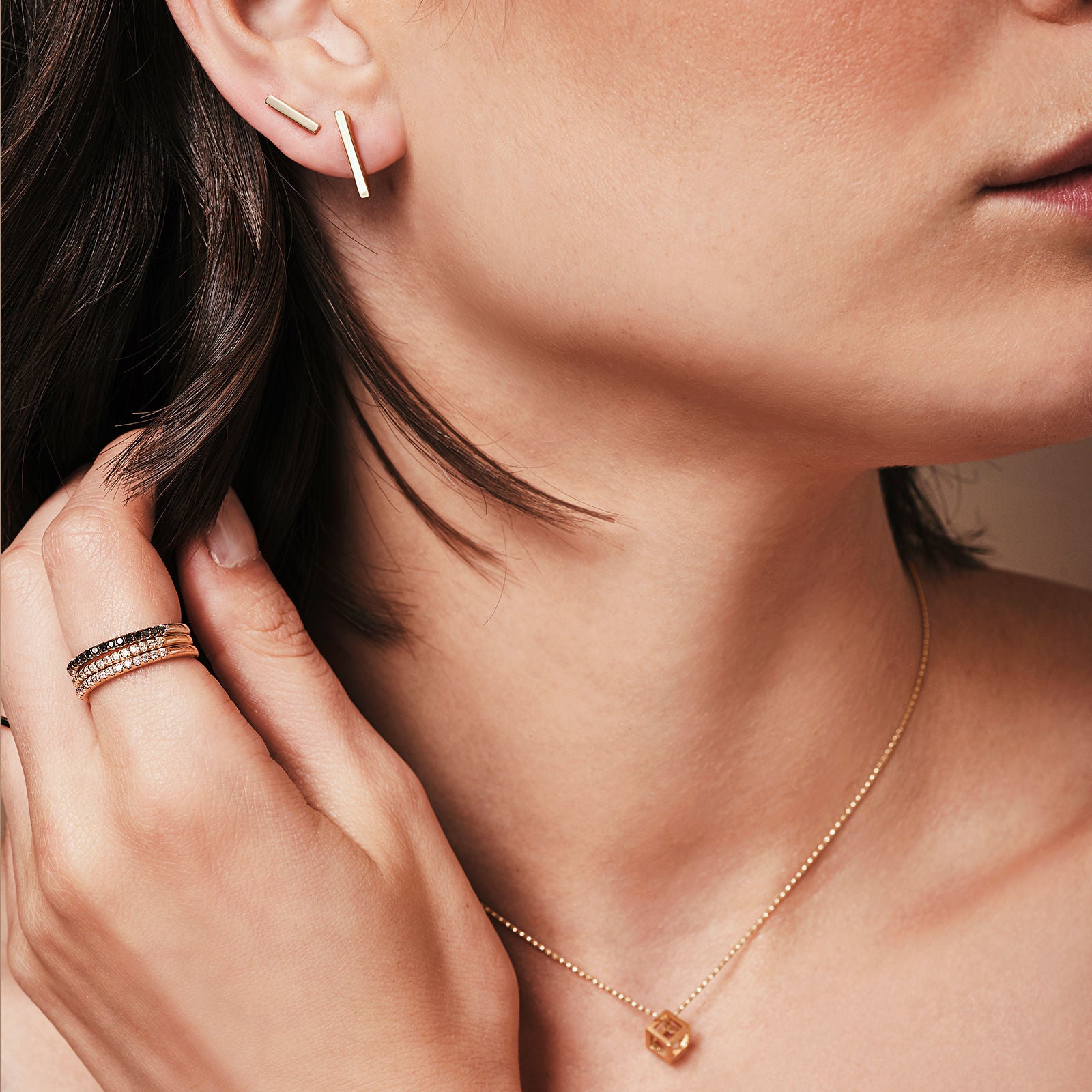 עגילים צמודים מזהב צהוב 14 קראט - בר זהב עגילים צמודים מזהב צהוב 14 קראט - בר זהב