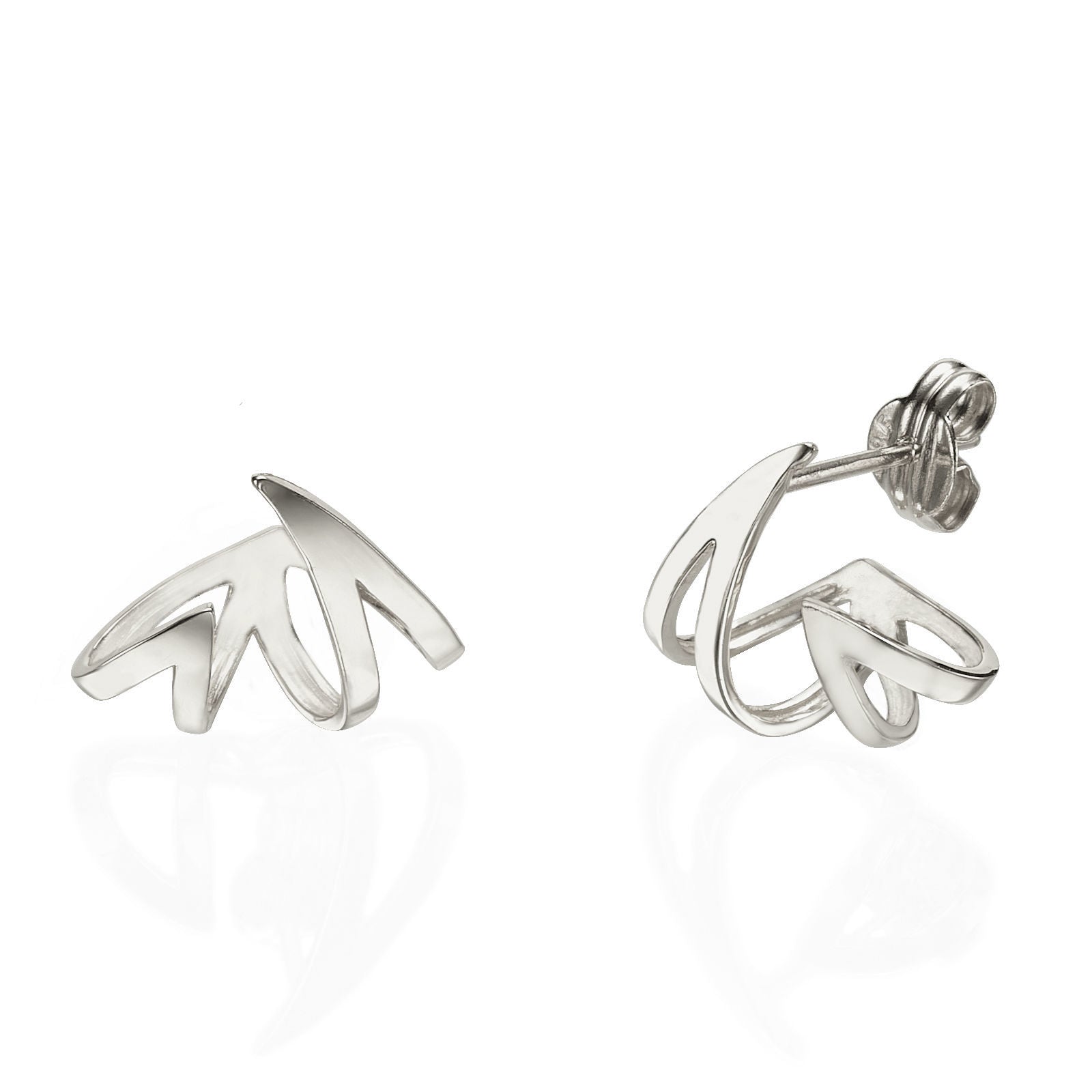 עגילים צמודים מזהב לבן 14 קראט - אש ולהבה עגילים צמודים מזהב לבן 14 קראט - אש ולהבה