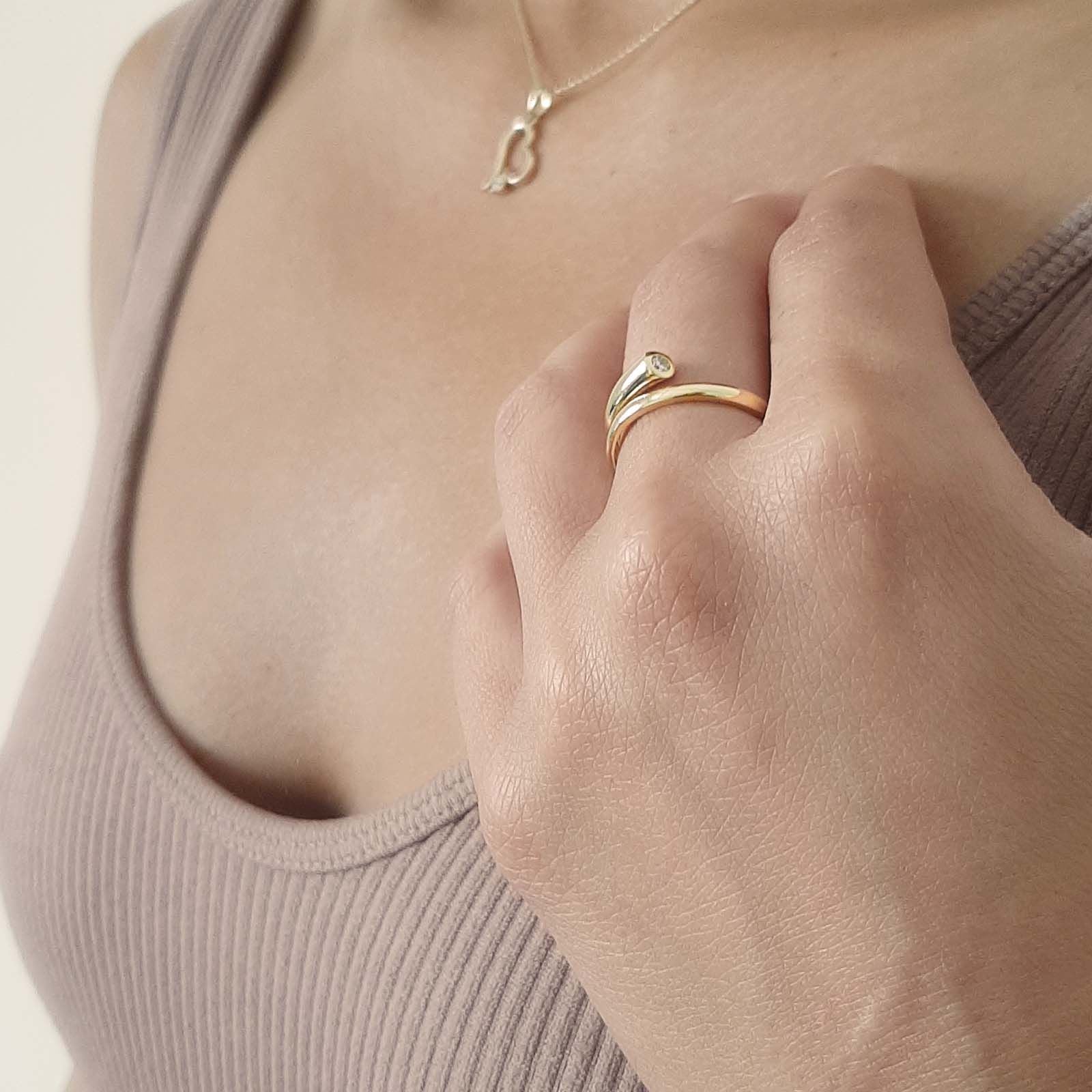 טבעת פתוחה מזהב צהוב 14 קראט - ספירלה טבעת פתוחה מזהב צהוב 14 קראט - ספירלה