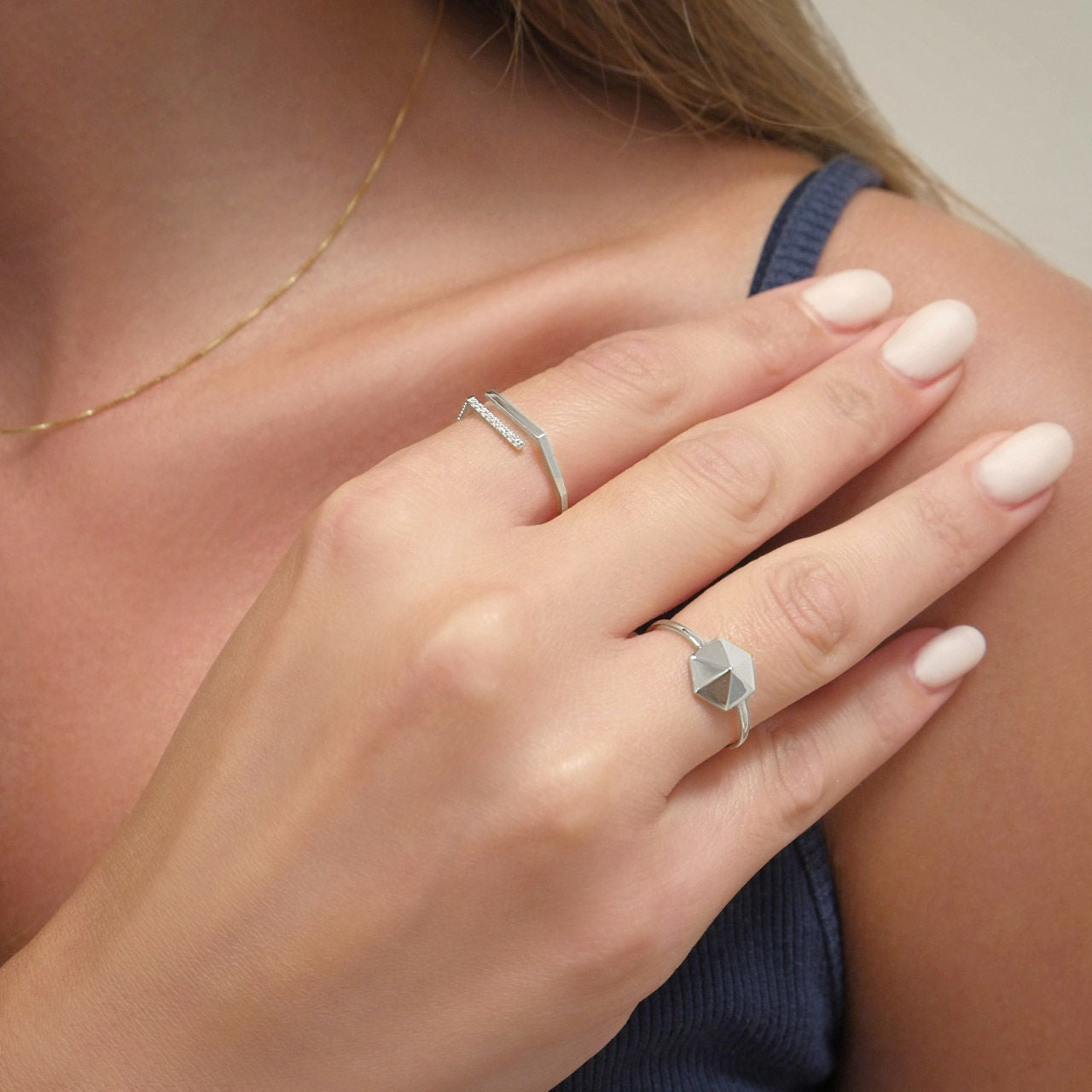 טבעת מזהב לבן 14 קראט - פירמידה טבעת מזהב לבן 14 קראט - פירמידה