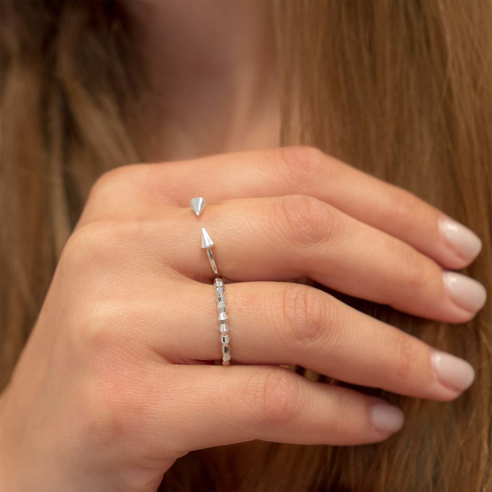 טבעת מזהב לבן 14 קראט - שר טבעת מזהב לבן 14 קראט - שר