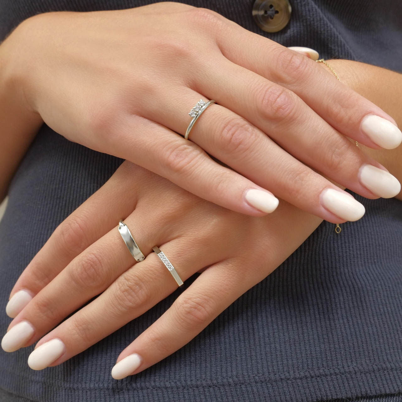 טבעת מזהב לבן 14 קראט - חותם מדריד טבעת מזהב לבן 14 קראט - חותם מדריד