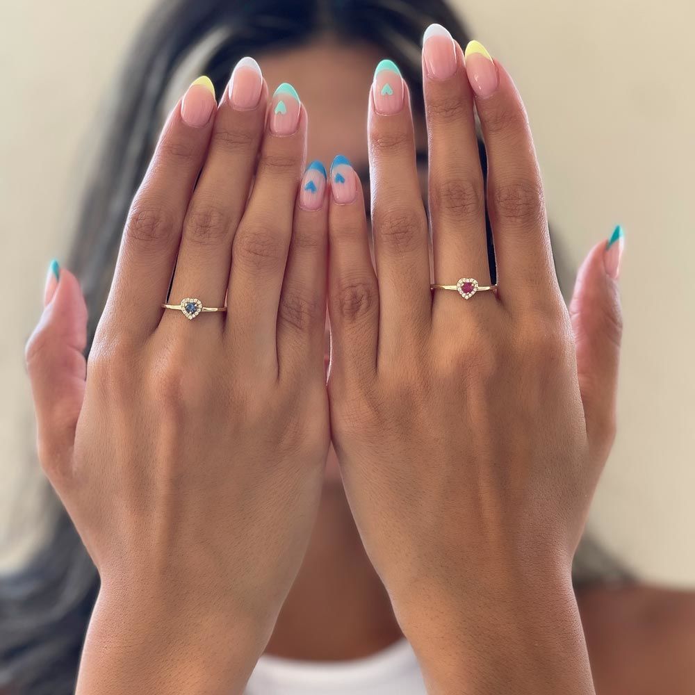 טבעת ספיר ויהלומים מזהב צהוב 14 קראט - לב רויאל טבעת ספיר ויהלומים מזהב צהוב 14 קראט - לב רויאל