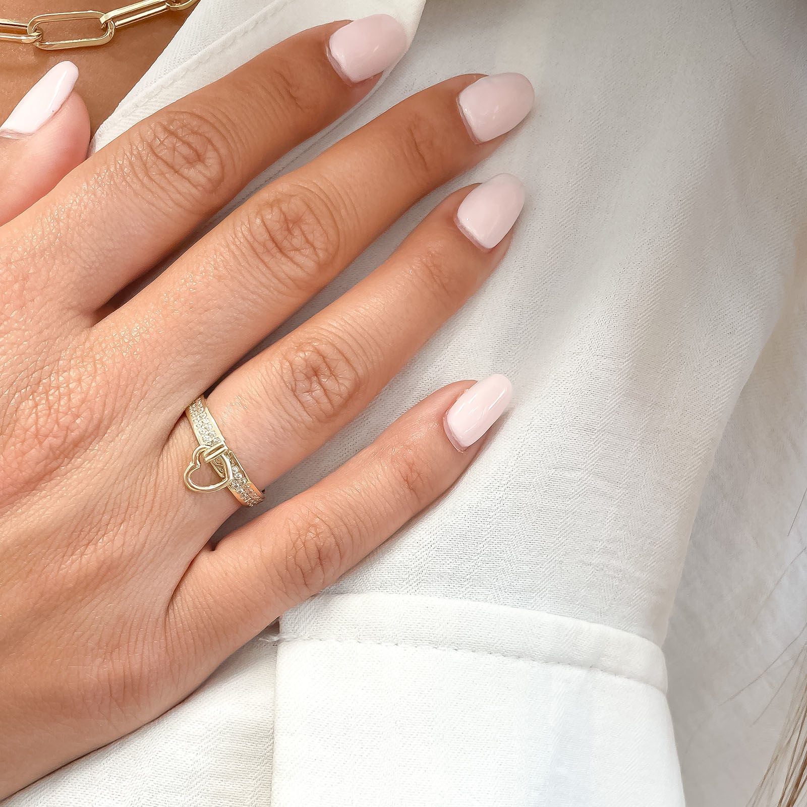 טבעת לנשים מזהב צהוב 14 קראט - לב מייבל טבעת לנשים מזהב צהוב 14 קראט - לב מייבל