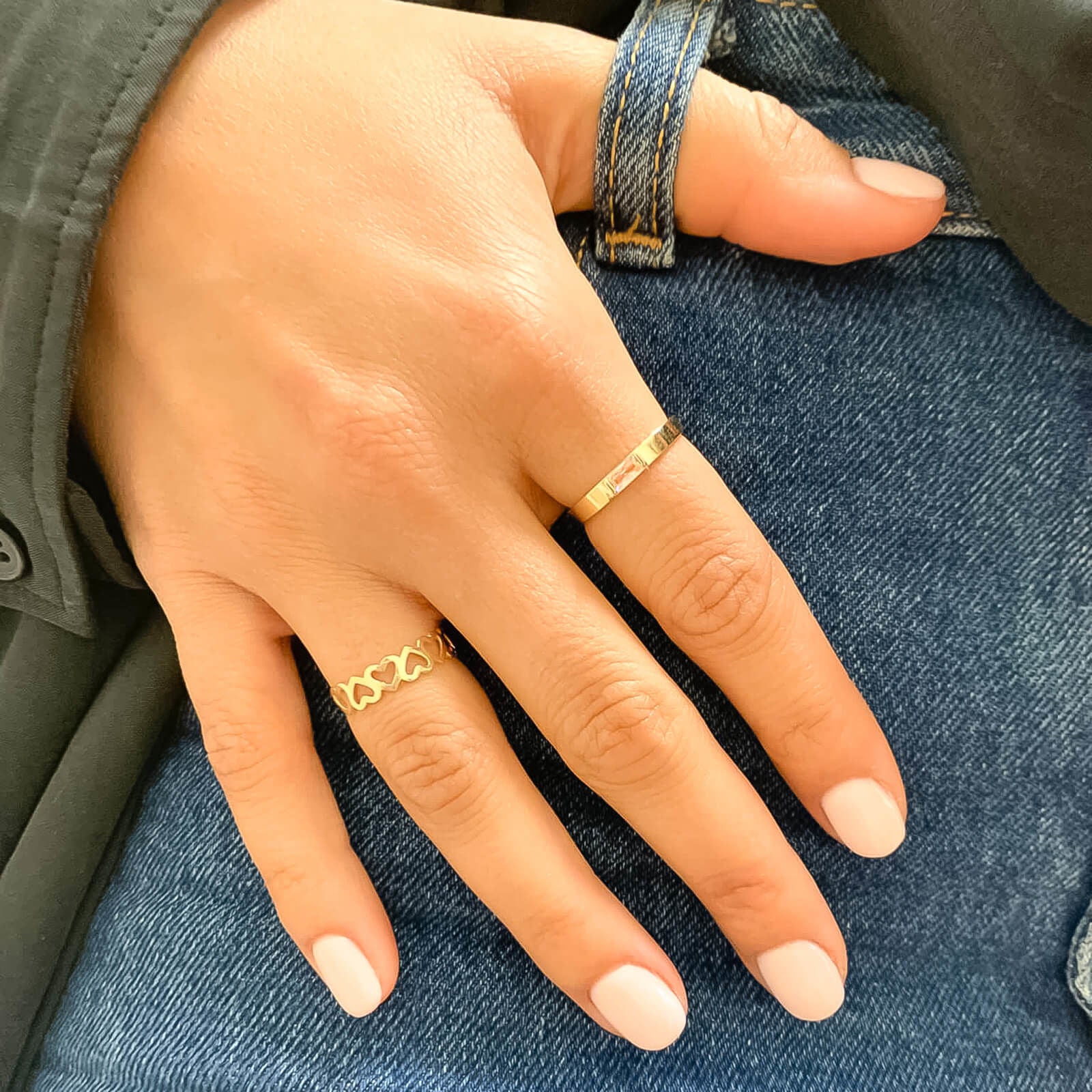 טבעת לנשים מזהב צהוב 14 קראט - נואל ורודה טבעת לנשים מזהב צהוב 14 קראט - נואל ורודה