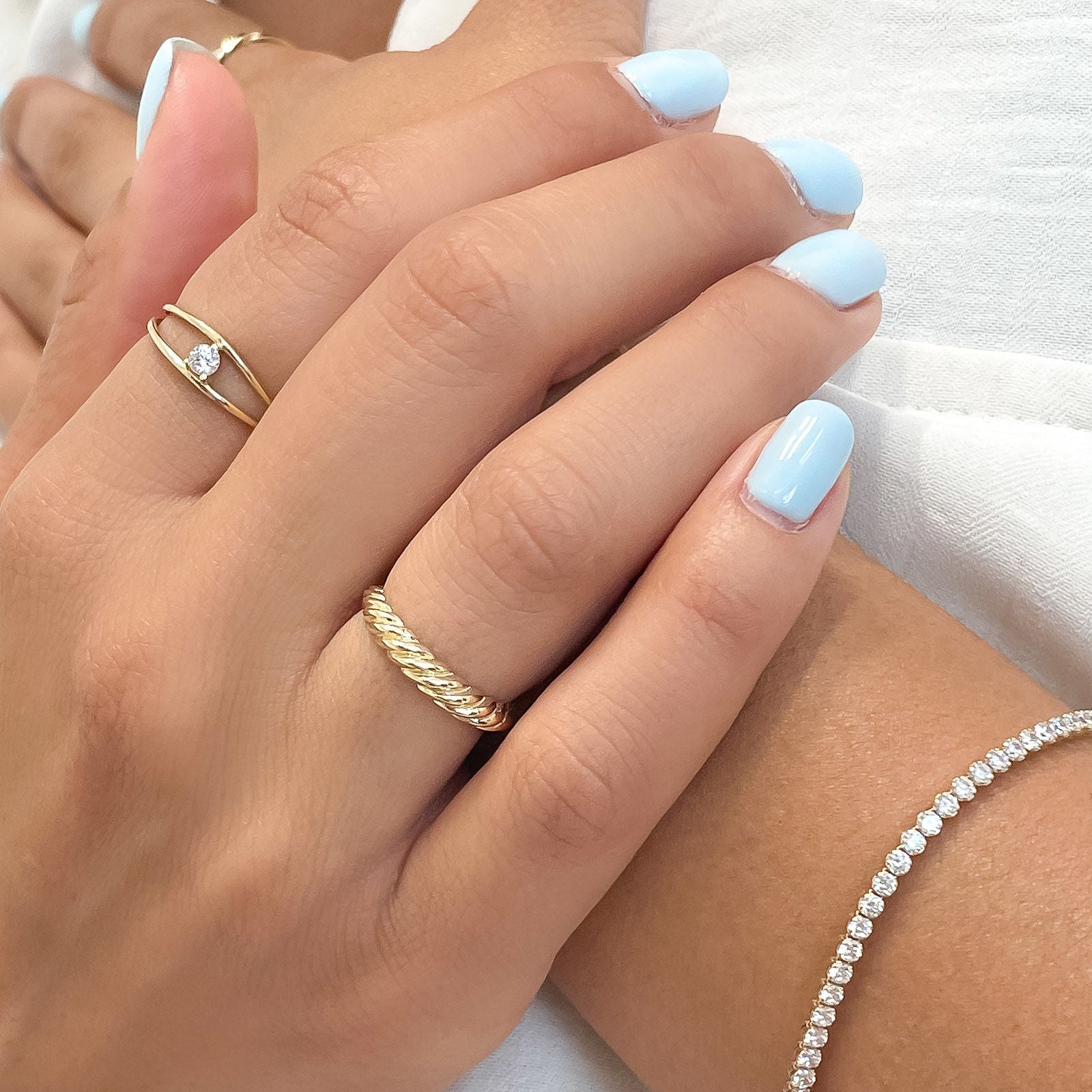 טבעת לנשים מזהב צהוב 14 קראט - סופי טבעת לנשים מזהב צהוב 14 קראט - סופי