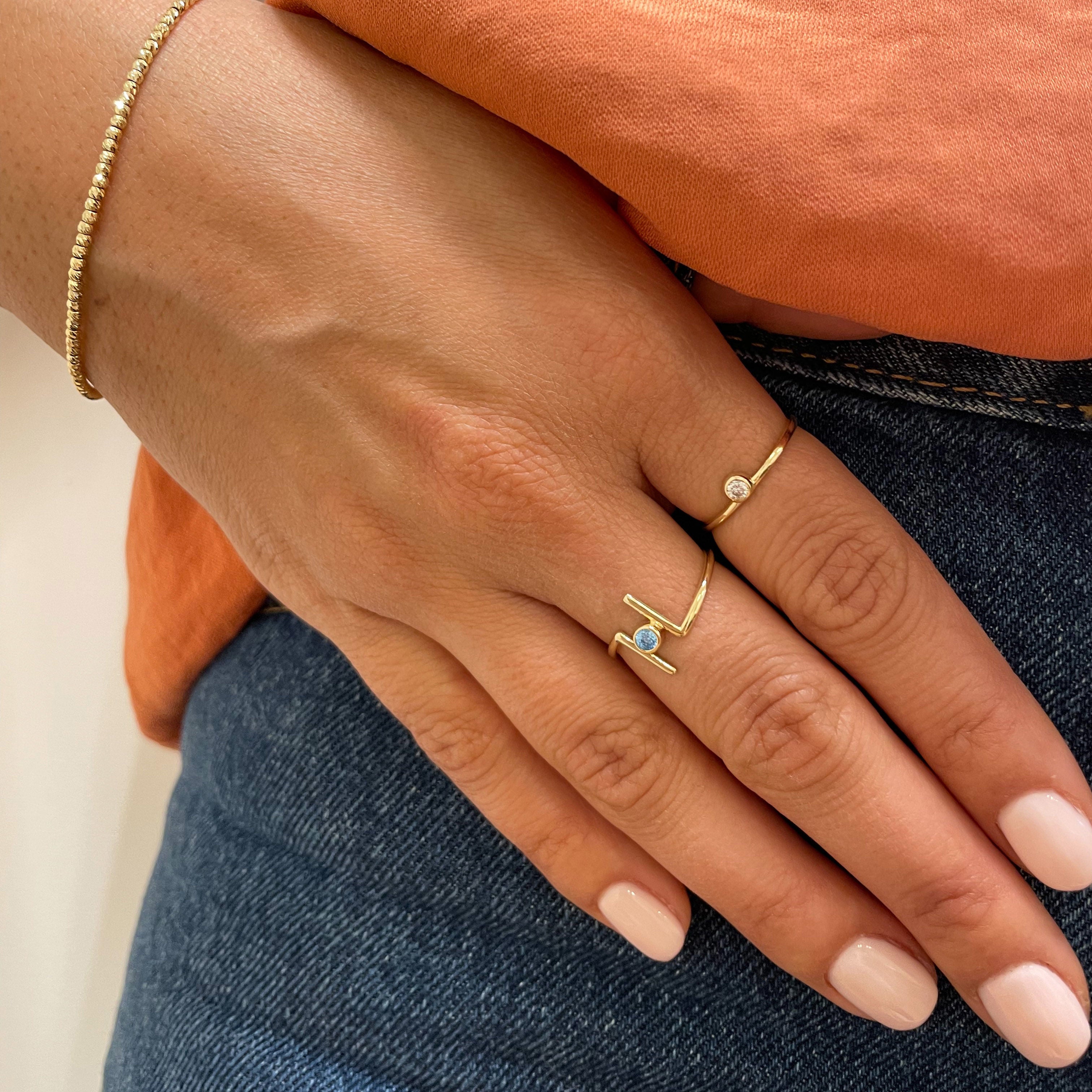 טבעת לנשים מזהב צהוב 14 קראט - ריין כחולה טבעת לנשים מזהב צהוב 14 קראט - ריין כחולה