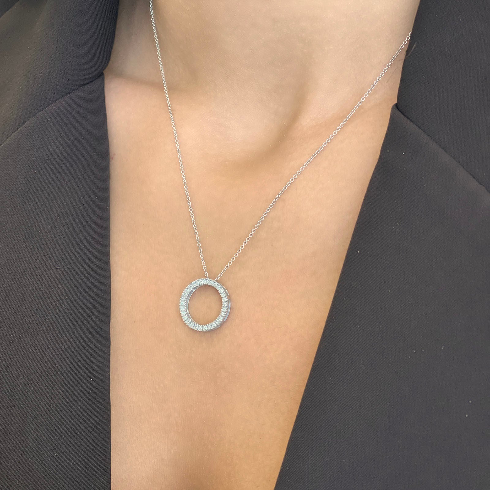 תליון ושרשרת יהלומים מזהב לבן 14 קראט - מעגל החיים יהלומים תליון ושרשרת יהלומים מזהב לבן 14 קראט - מעגל החיים יהלומים