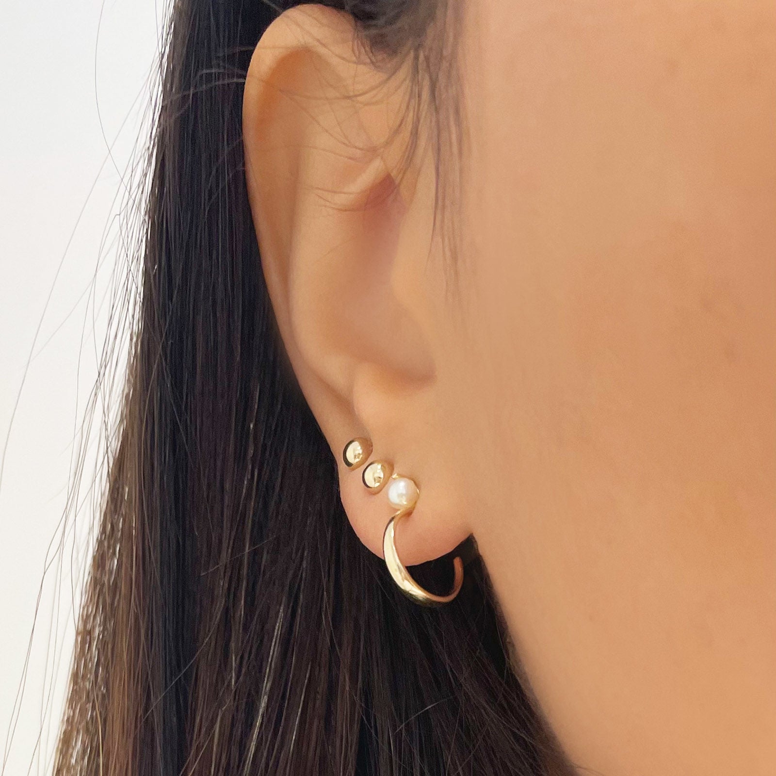 עגילי חישוק מזהב צהוב 14 קראט - זויה עגילי חישוק מזהב צהוב 14 קראט - זויה