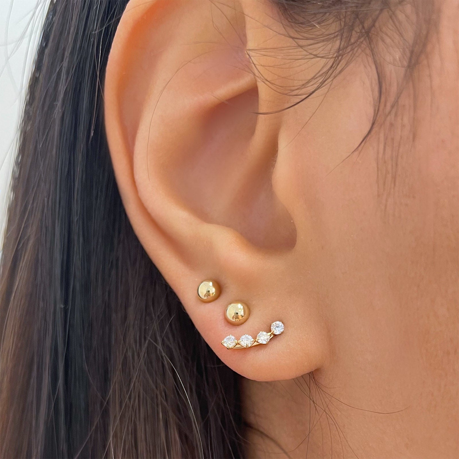 עגילים צמודים מזהב צהוב 14 קראט - מריאנה עגילים צמודים מזהב צהוב 14 קראט - מריאנה