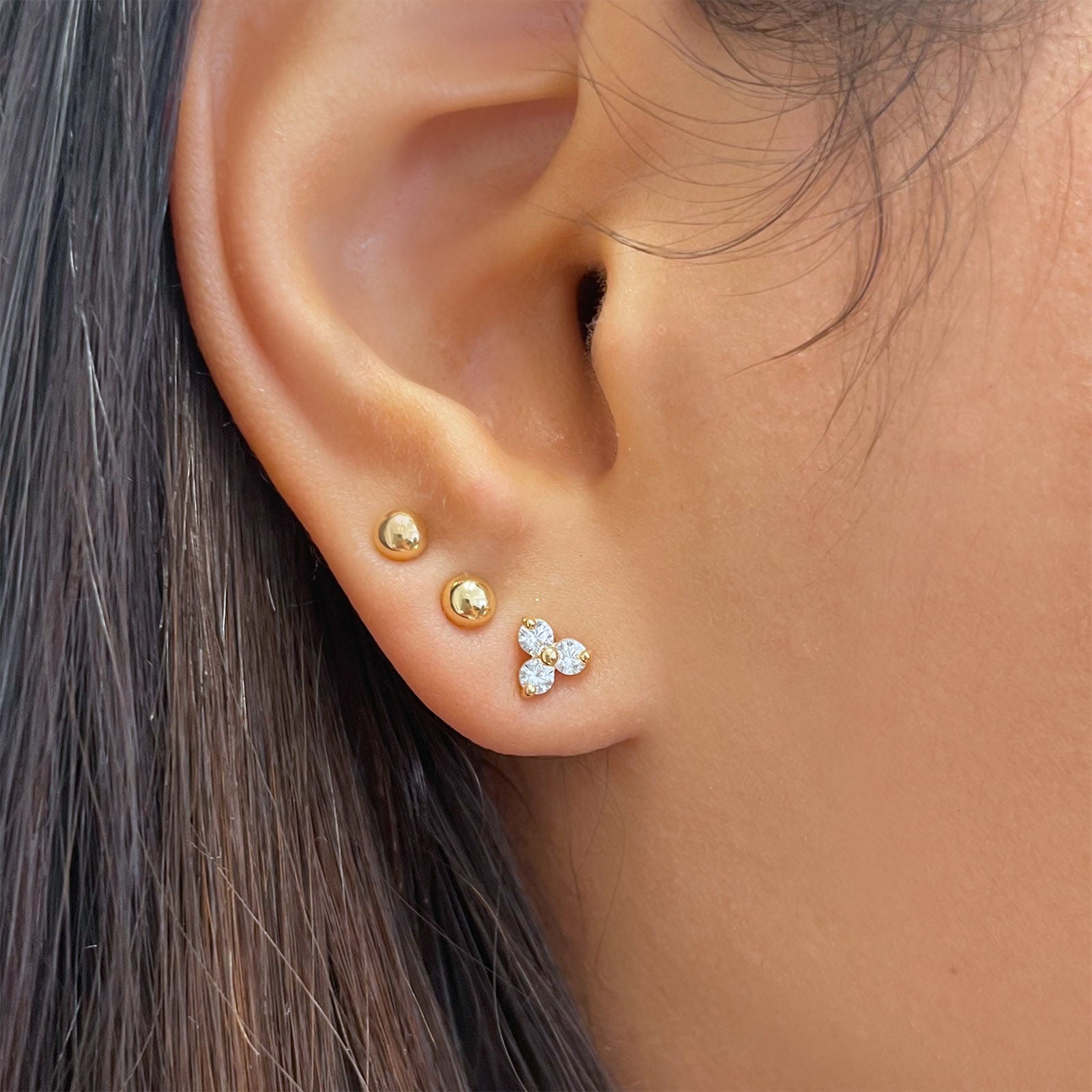 עגילים צמודים מזהב צהוב 14 קראט - מליסה עגילים צמודים מזהב צהוב 14 קראט - מליסה