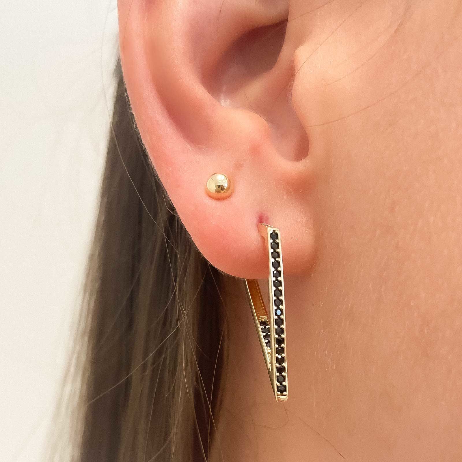 עגילים לאשה מזהב צהוב 14 קראט -  וניס שחורה עגילים לאשה מזהב צהוב 14 קראט -  וניס שחורה