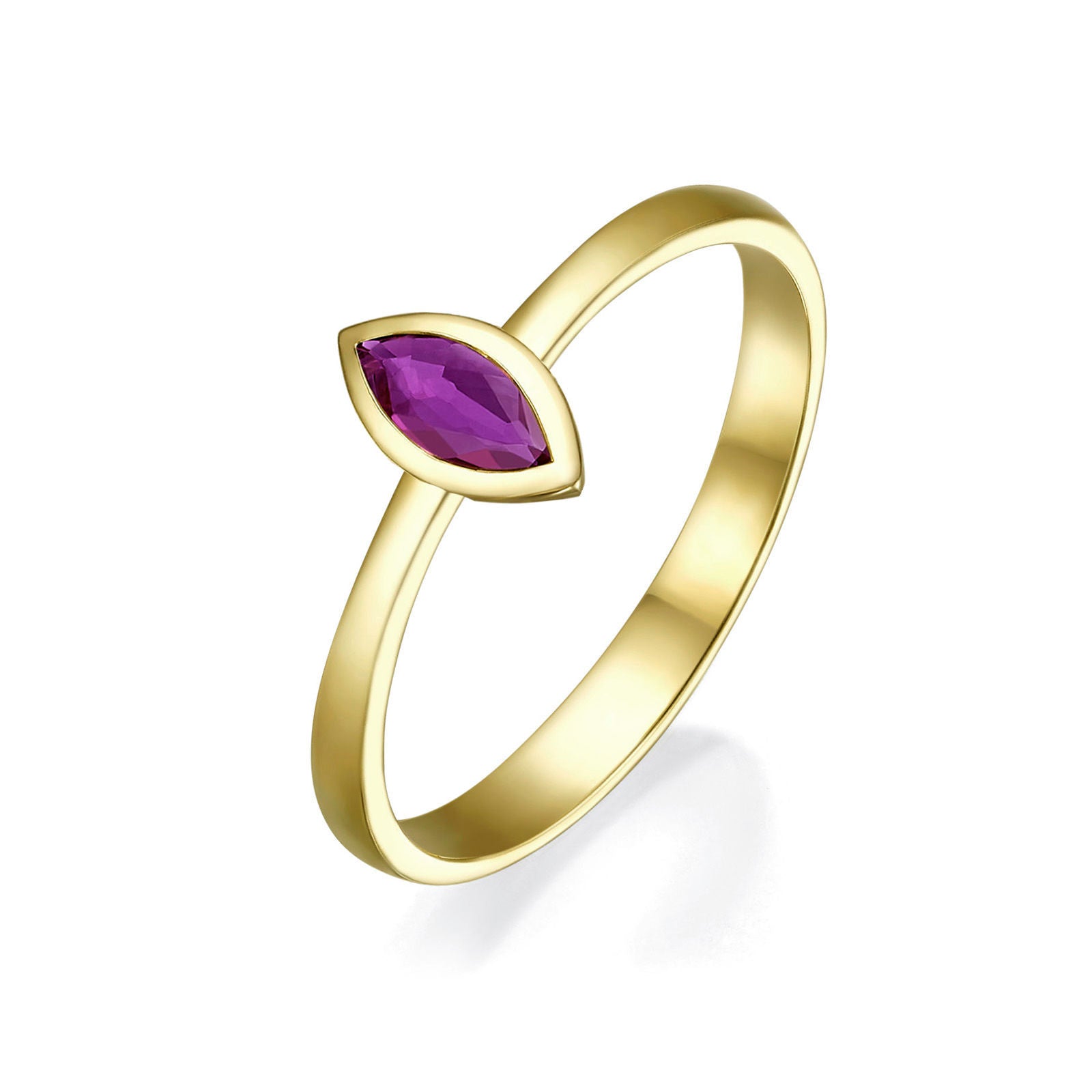 טבעת רובי מזהב צהוב 14 קראט - ריס אדומה טבעת רובי מזהב צהוב 14 קראט - ריס אדומה