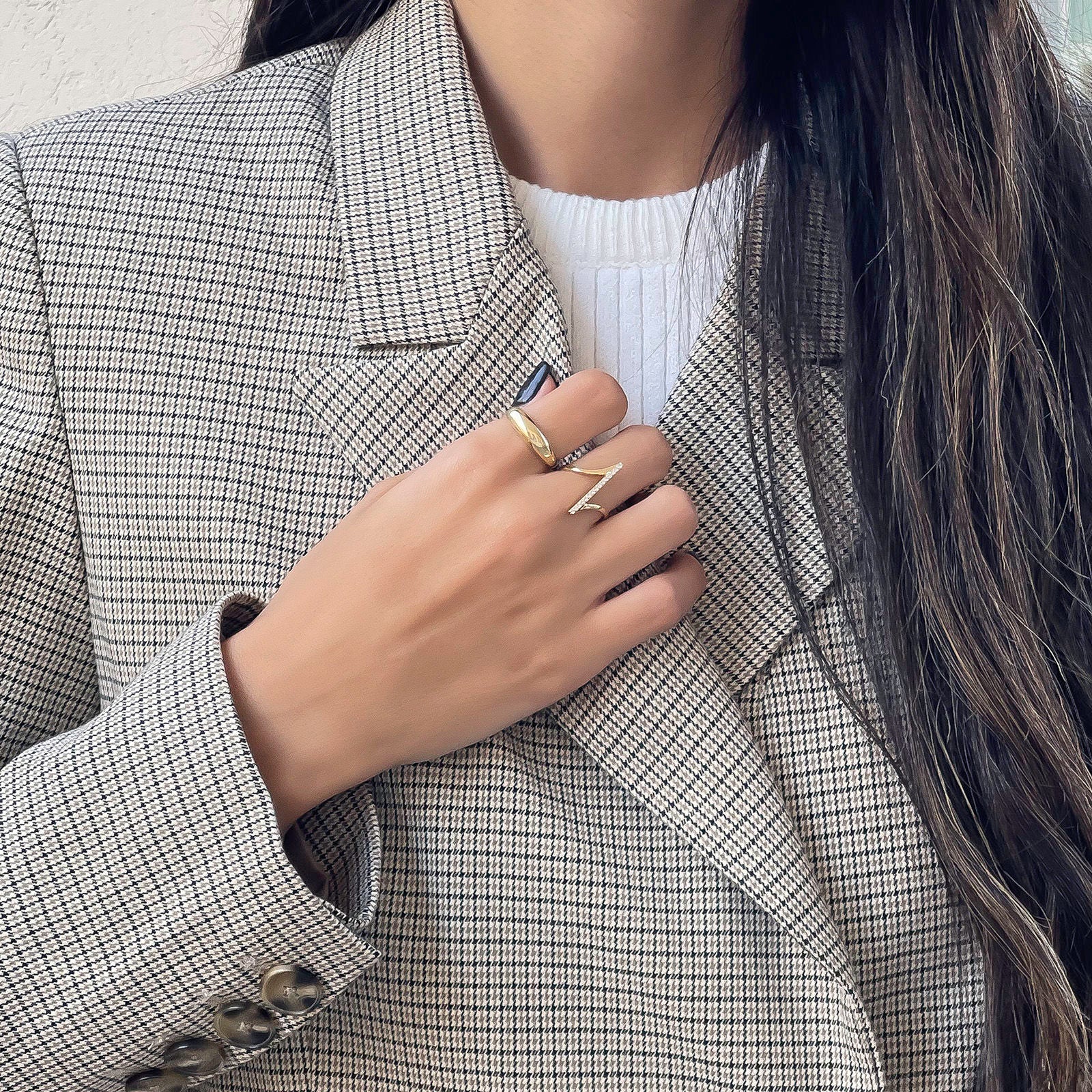 טבעת לנשים מזהב צהוב 14 קראט - ריבר טבעת לנשים מזהב צהוב 14 קראט - ריבר