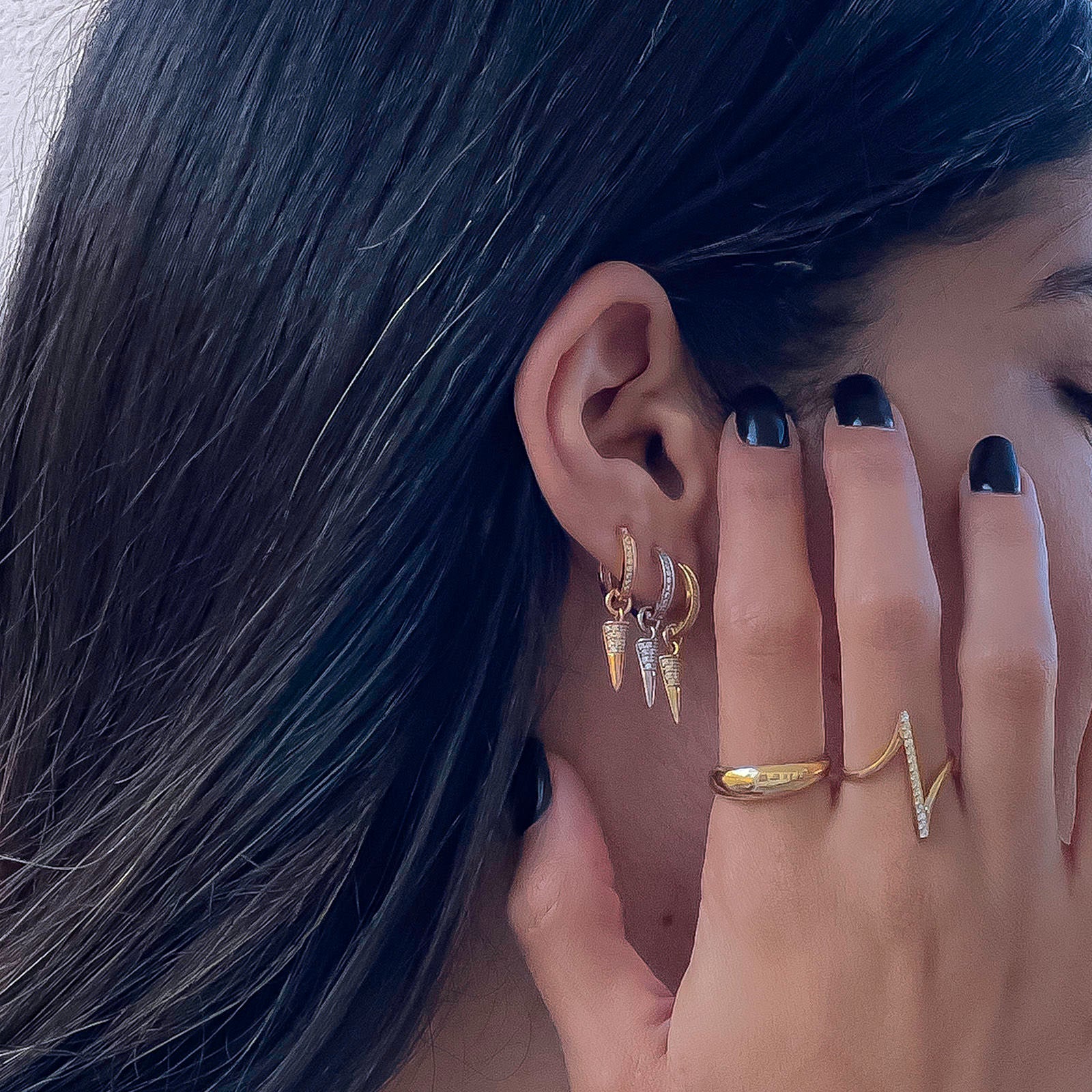 עגילי צ'ארם לאישה מזהב אדום 14 קראט - צ'ארם ניט מנצנץ עגילי צ'ארם לאישה מזהב אדום 14 קראט - צ'ארם ניט מנצנץ