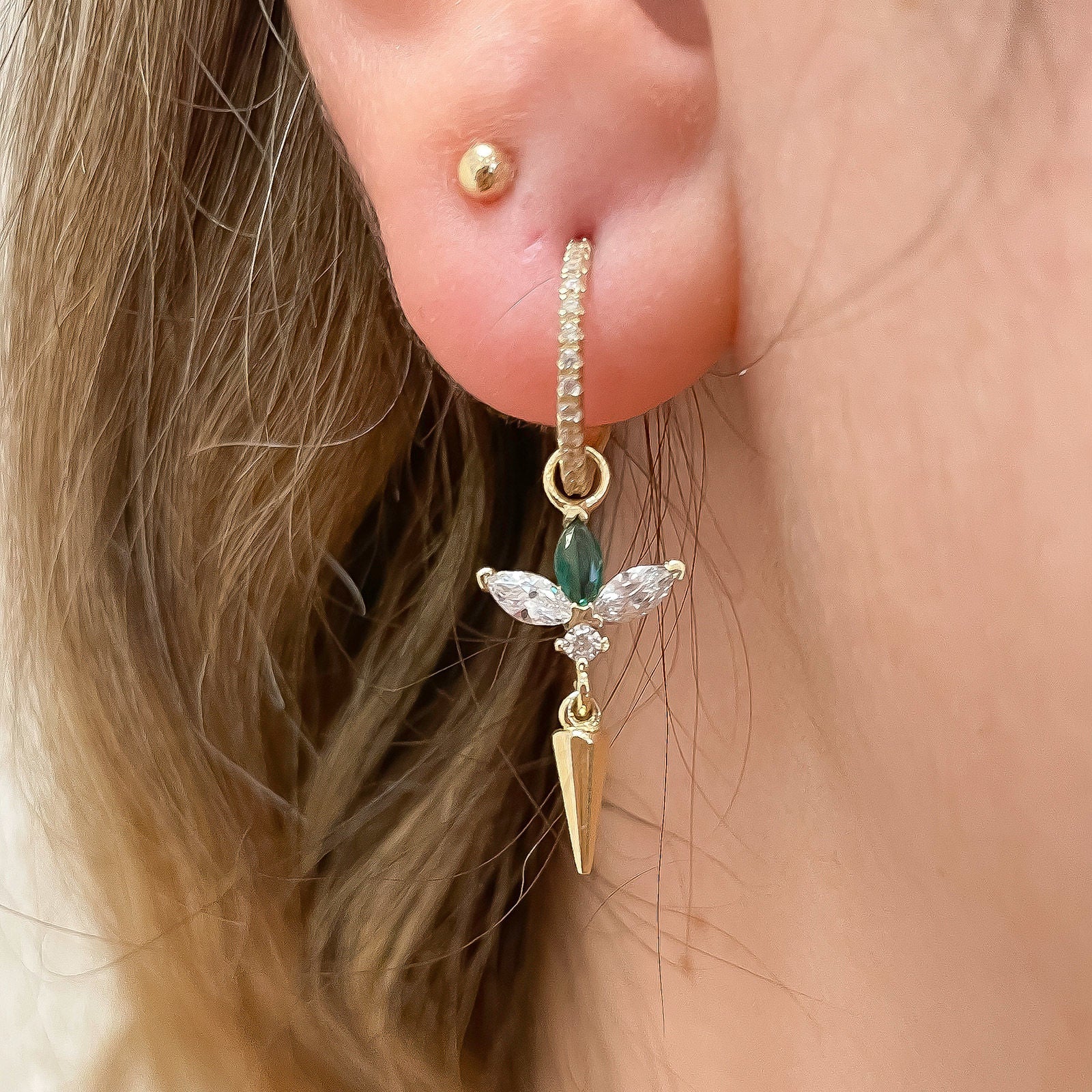 עגילי צ'ארם לאישה מזהב צהוב 14 קראט - צ'ארם לוטוס עגילי צ'ארם לאישה מזהב צהוב 14 קראט - צ'ארם לוטוס