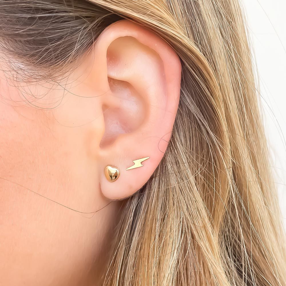 עגילים צמודים מזהב צהוב 14 קראט - ברק שמיימי עגילים צמודים מזהב צהוב 14 קראט - ברק שמיימי