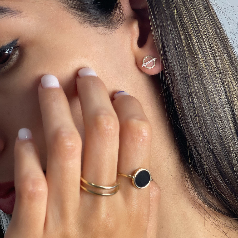 עגילים צמודים מזהב צהוב 14 קראט - אוקספורד עגילים צמודים מזהב צהוב 14 קראט - אוקספורד