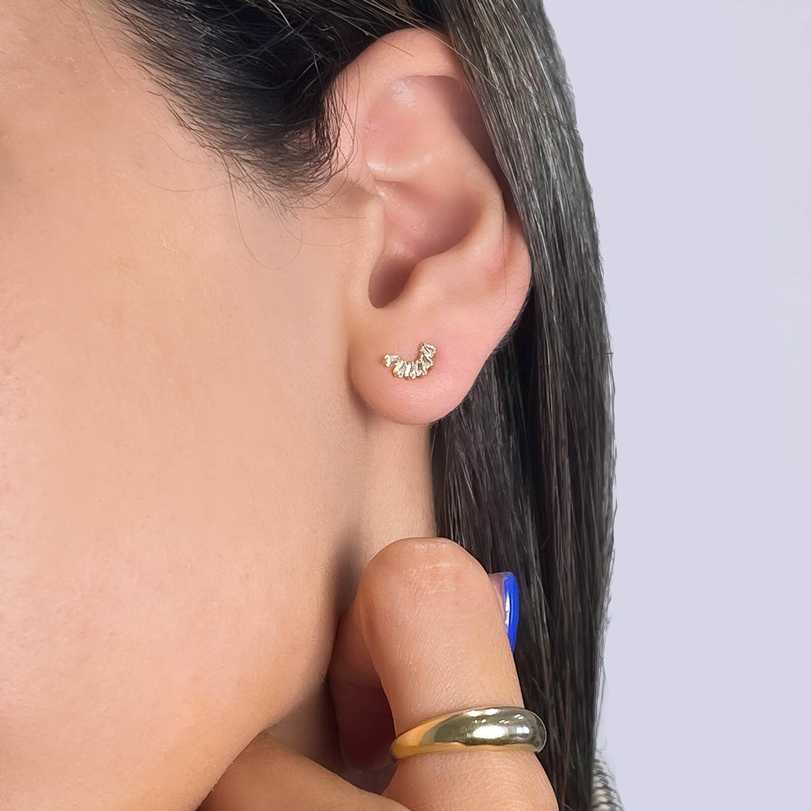 עגילים צמודים מזהב צהוב 14 קראט - היידן עגילים צמודים מזהב צהוב 14 קראט - היידן