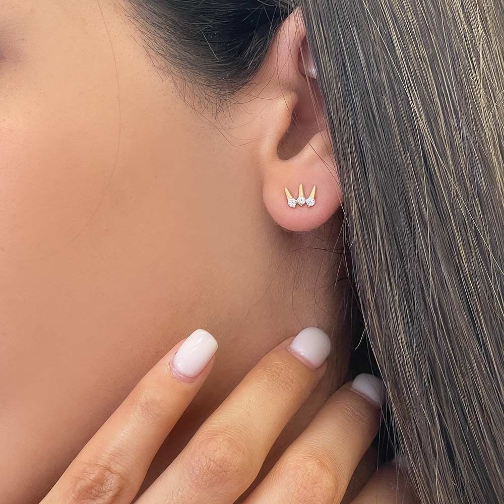 עגילים צמודים מזהב צהוב 14 קראט - הנרייטה עגילים צמודים מזהב צהוב 14 קראט - הנרייטה