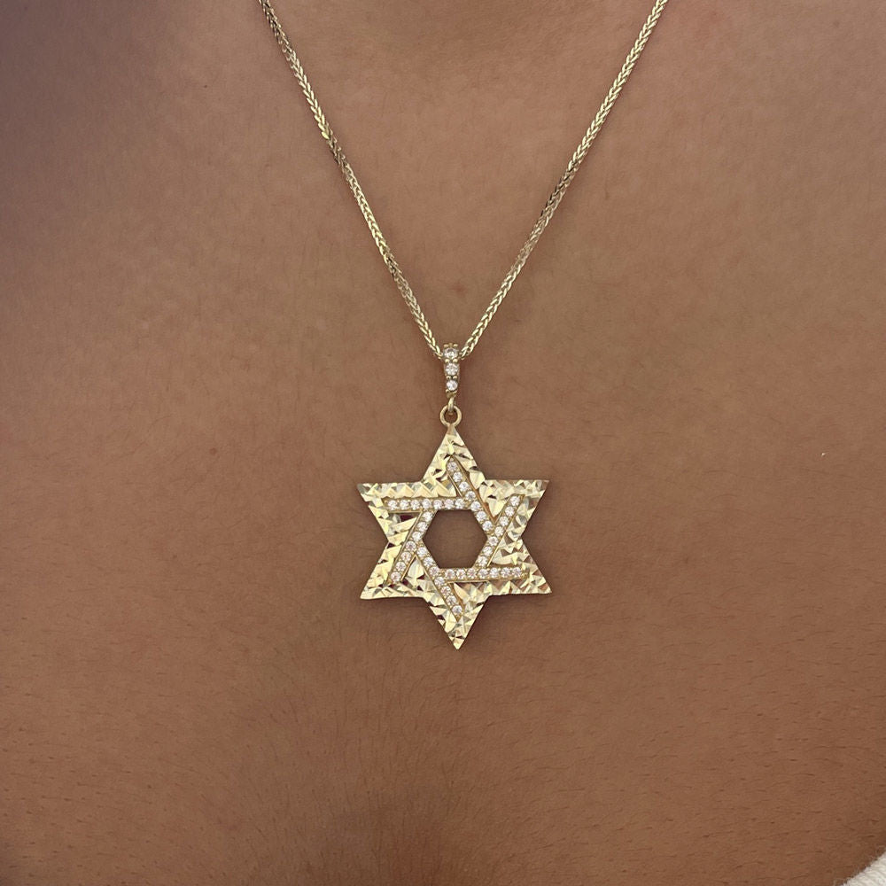 תליון ושרשרת מזהב צהוב 14 קראט -מגן דוד חיתוך יהלום מנצנץ תליון ושרשרת מזהב צהוב 14 קראט -מגן דוד חיתוך יהלום מנצנץ