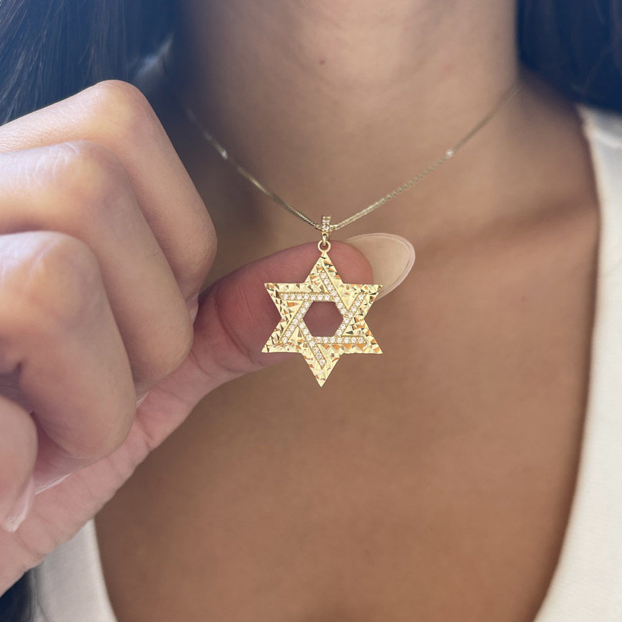 תליון ושרשרת מזהב צהוב 14 קראט -מגן דוד חיתוך יהלום מנצנץ תליון ושרשרת מזהב צהוב 14 קראט -מגן דוד חיתוך יהלום מנצנץ