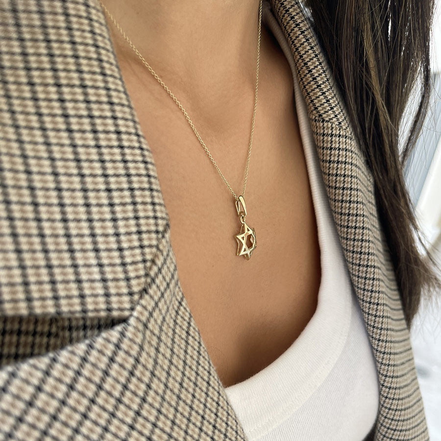 תליון ושרשרת מזהב צהוב 14 קראט -  מגן דוד חלק מקומר תליון ושרשרת מזהב צהוב 14 קראט -  מגן דוד חלק מקומר