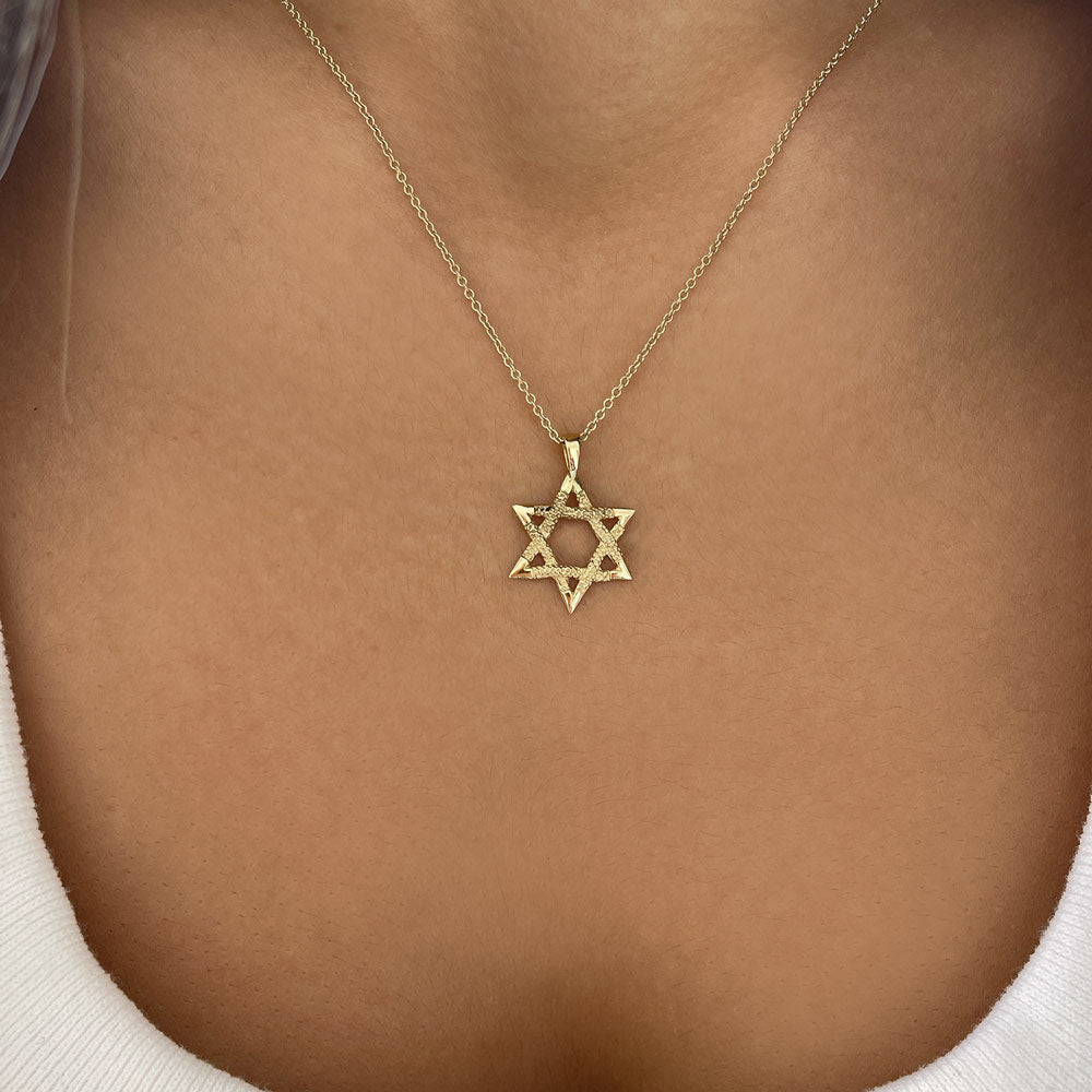 תליון ושרשרת מזהב צהוב 14 קראט - מגן דוד טקסטורה תליון ושרשרת מזהב צהוב 14 קראט - מגן דוד טקסטורה