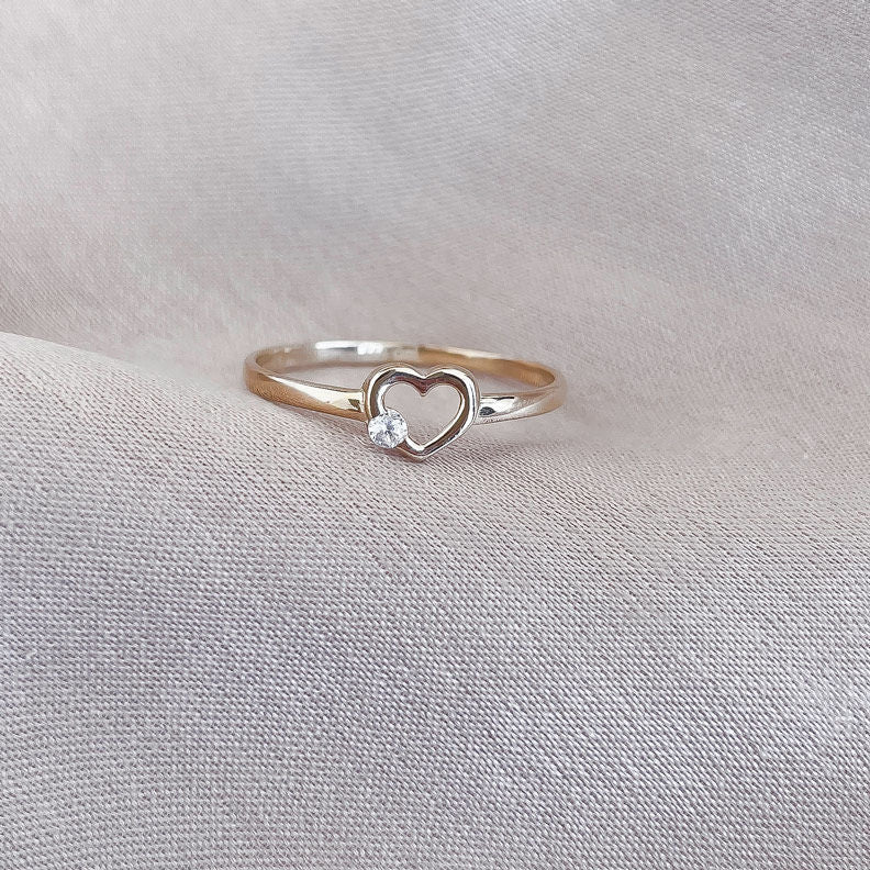 טבעת לנשים מזהב צהוב 14 קראט - לב קארי טבעת לנשים מזהב צהוב 14 קראט - לב קארי