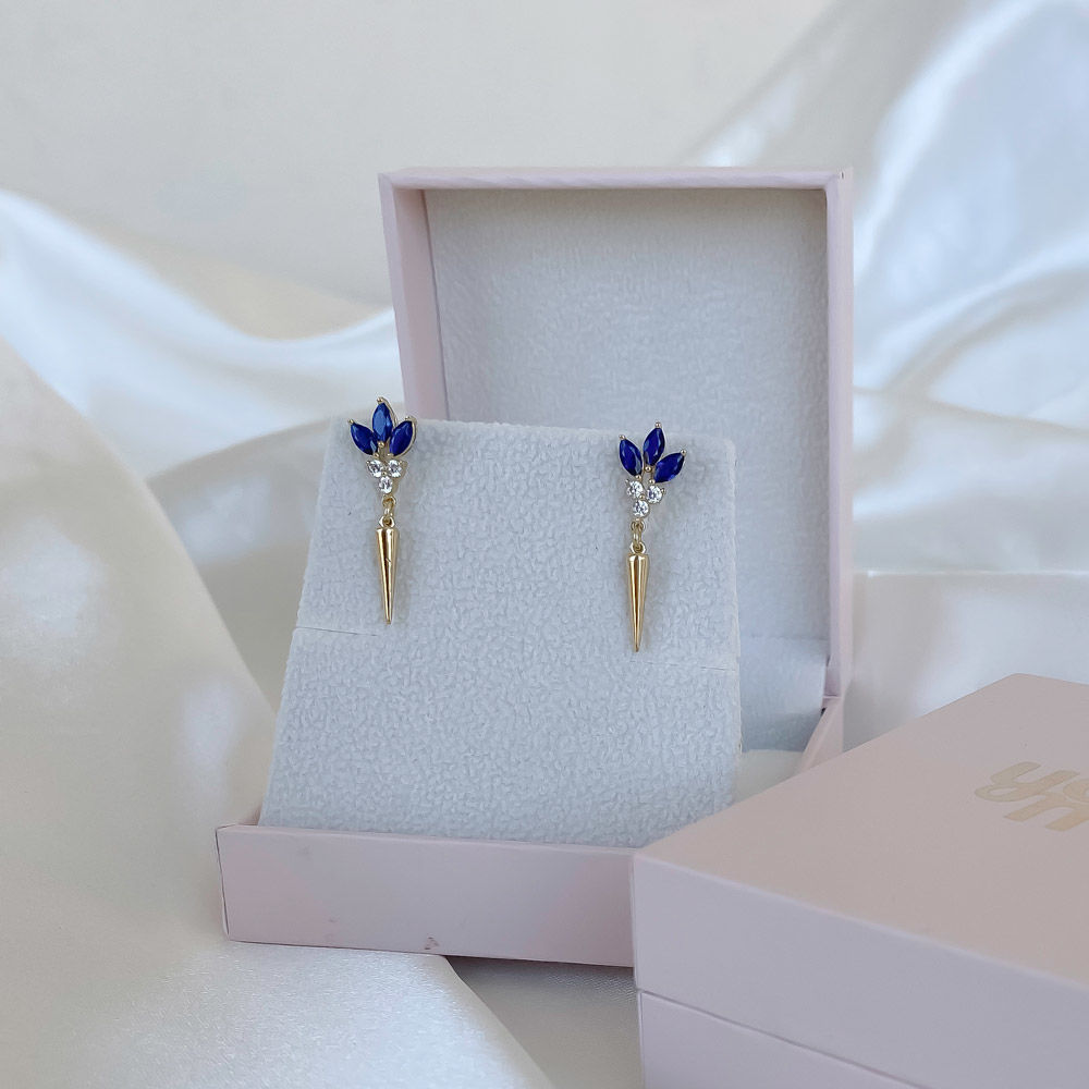 עגילים תלויים מזהב צהוב 14 קראט - צ'ארם לוטוס צ'לסי עגילים תלויים מזהב צהוב 14 קראט - צ'ארם לוטוס צ'לסי