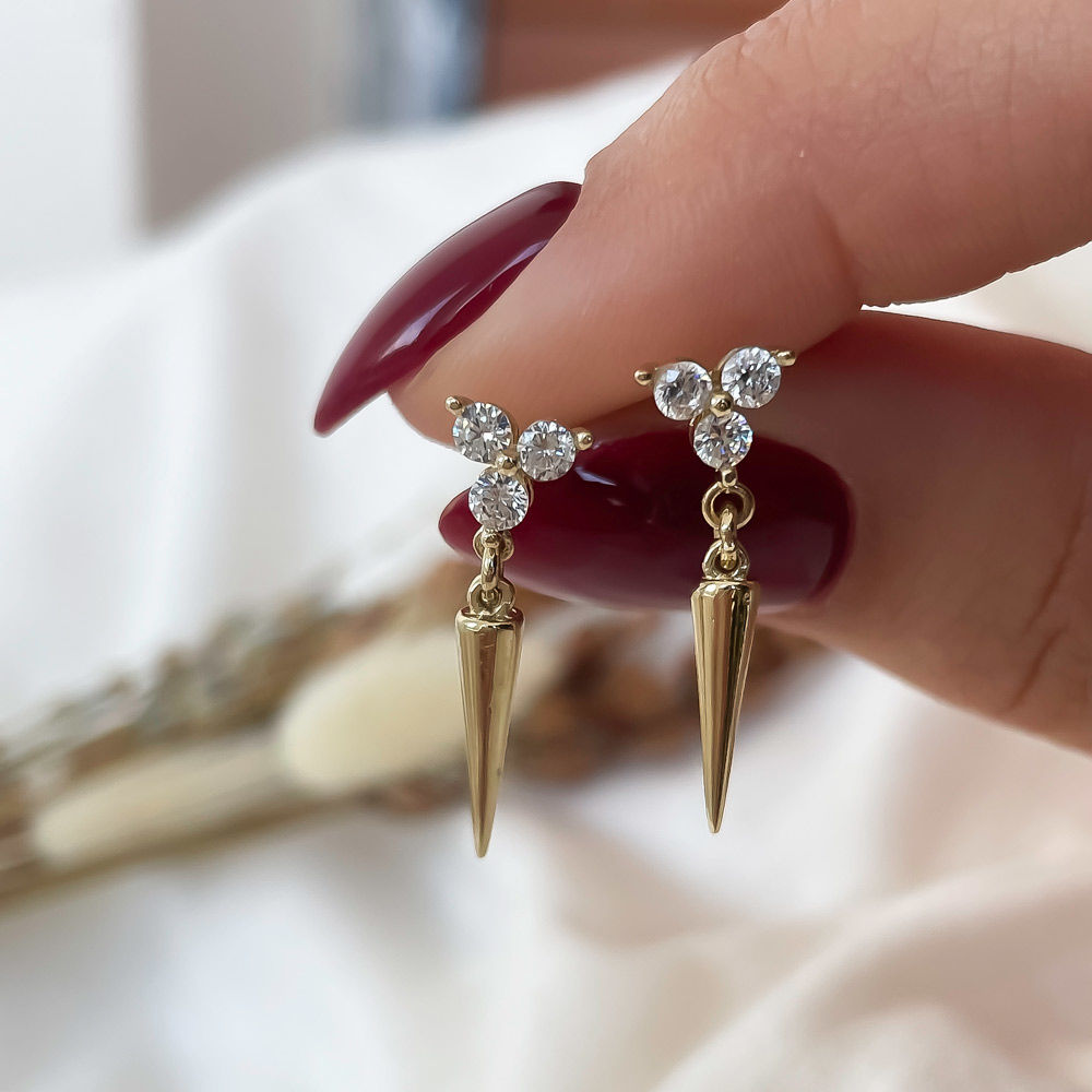 עגילים תלויים מזהב צהוב 14 קראט - צ'ארם מליסה עגילים תלויים מזהב צהוב 14 קראט - צ'ארם מליסה