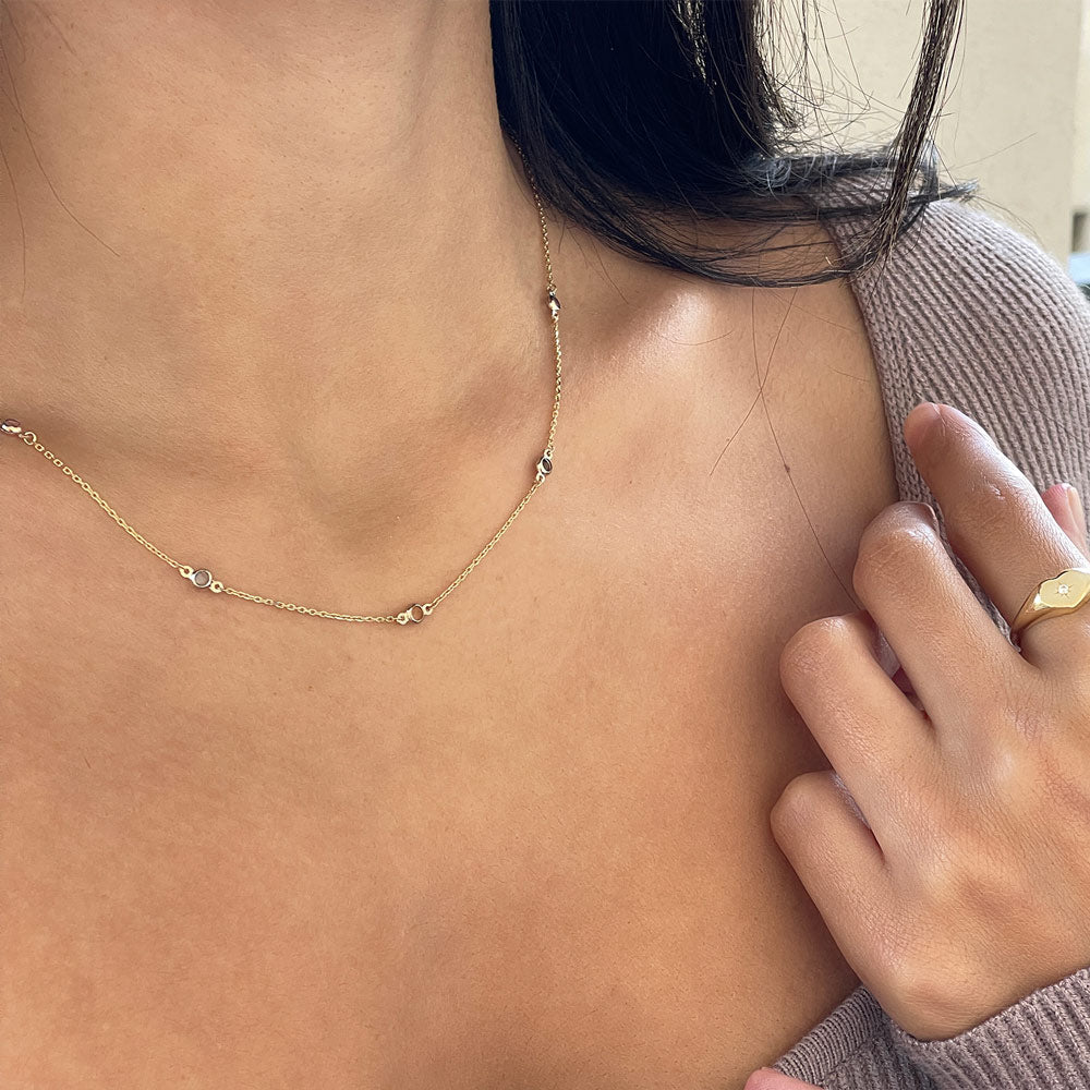 תליון ושרשרת מזהב צהוב 14 קראט - אלמוגים תליון ושרשרת מזהב צהוב 14 קראט - אלמוגים