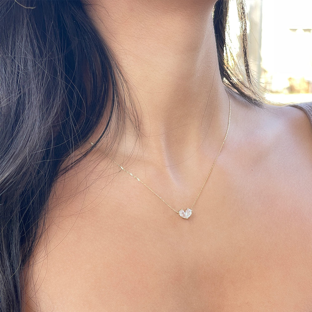 תליון ושרשרת מזהב לבן 14 קראט - לב אייבי לבן תליון ושרשרת מזהב לבן 14 קראט - לב אייבי לבן