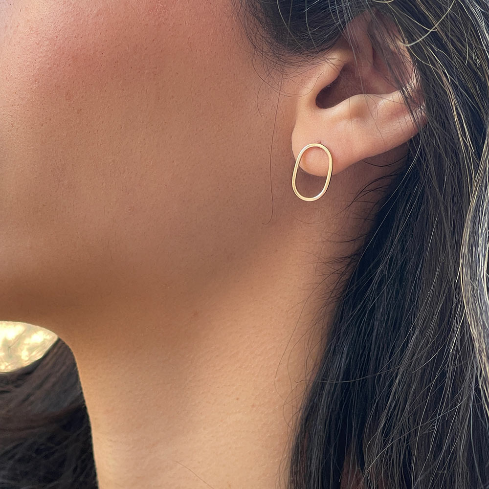 עגילים לאישה מזהב צהוב 14 קראט - אליפסה בוסטון עגילים לאישה מזהב צהוב 14 קראט - אליפסה בוסטון