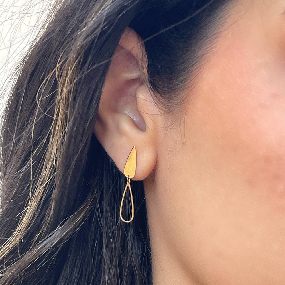 עגילים לאישה מזהב צהוב 14 קראט - טיפה לורן עגילים לאישה מזהב צהוב 14 קראט - טיפה לורן