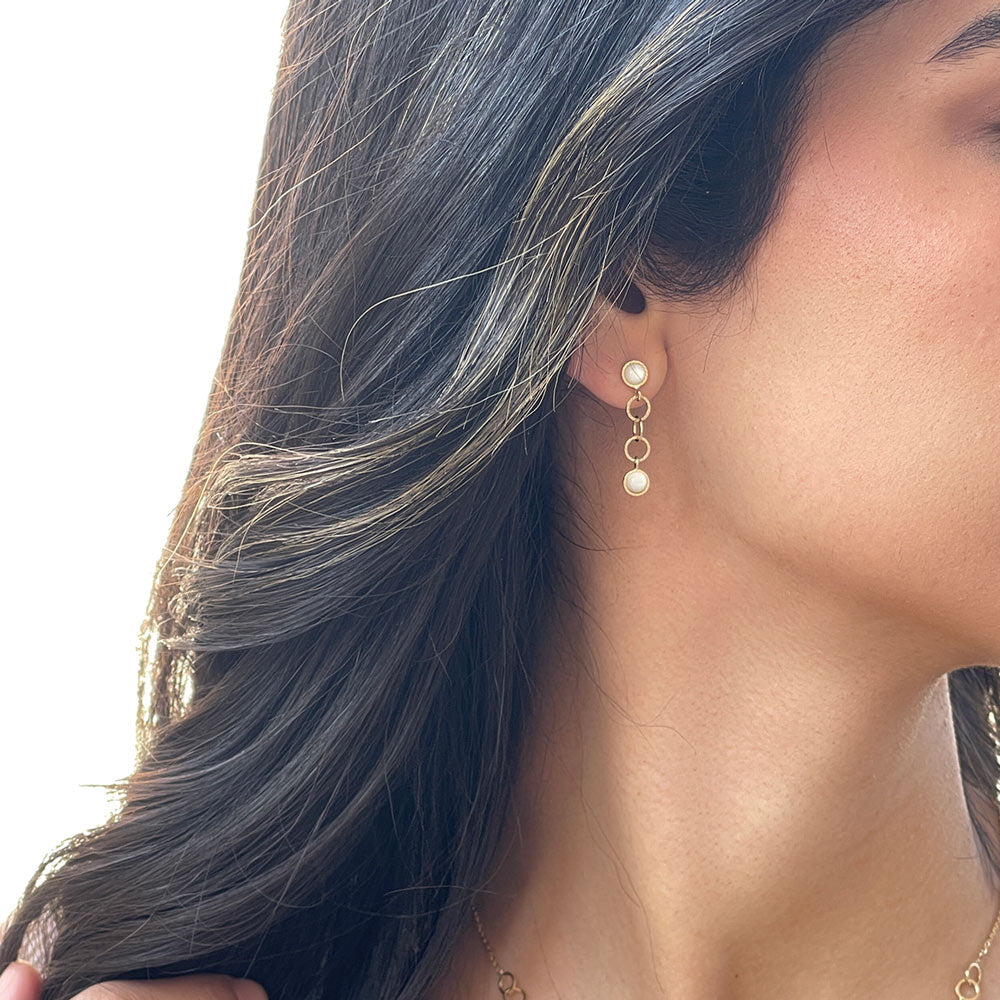 עגילים לאישה מזהב צהוב 14 קראט - מיקה עגילים לאישה מזהב צהוב 14 קראט - מיקה