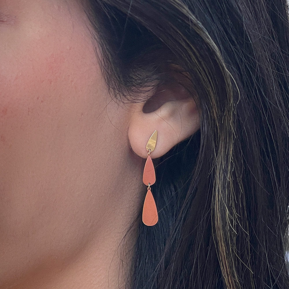 עגילים לאישה מזהב צהוב 14 קראט -עלה טריו עגילים לאישה מזהב צהוב 14 קראט -עלה טריו