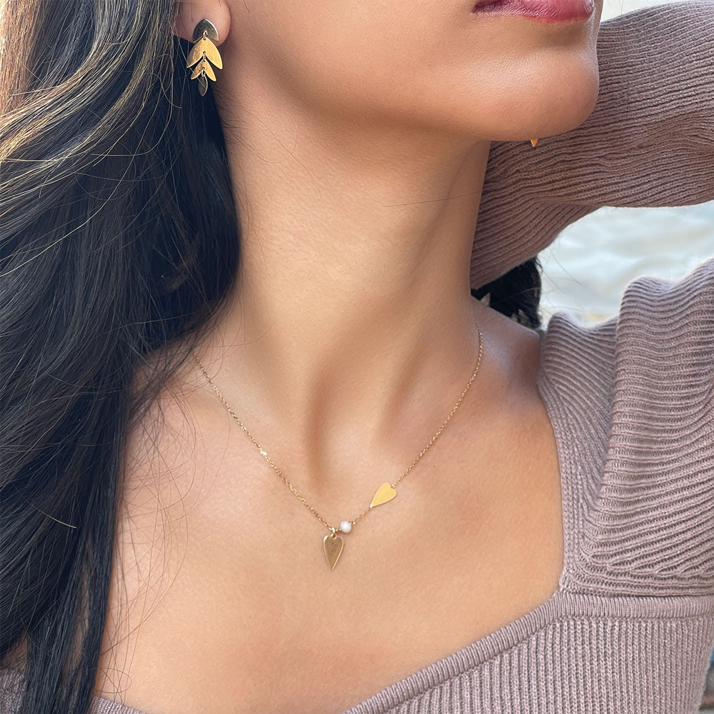 עגילים לאישה מזהב צהוב 14 קראט - עלה בילי עגילים לאישה מזהב צהוב 14 קראט - עלה בילי