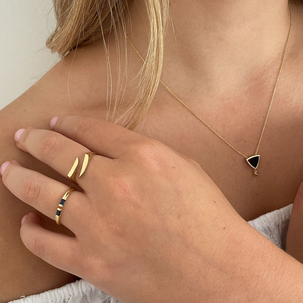 טבעת ספיר פתוחה מזהב צהוב 14 קראט - אקו כחולה טבעת ספיר פתוחה מזהב צהוב 14 קראט - אקו כחולה